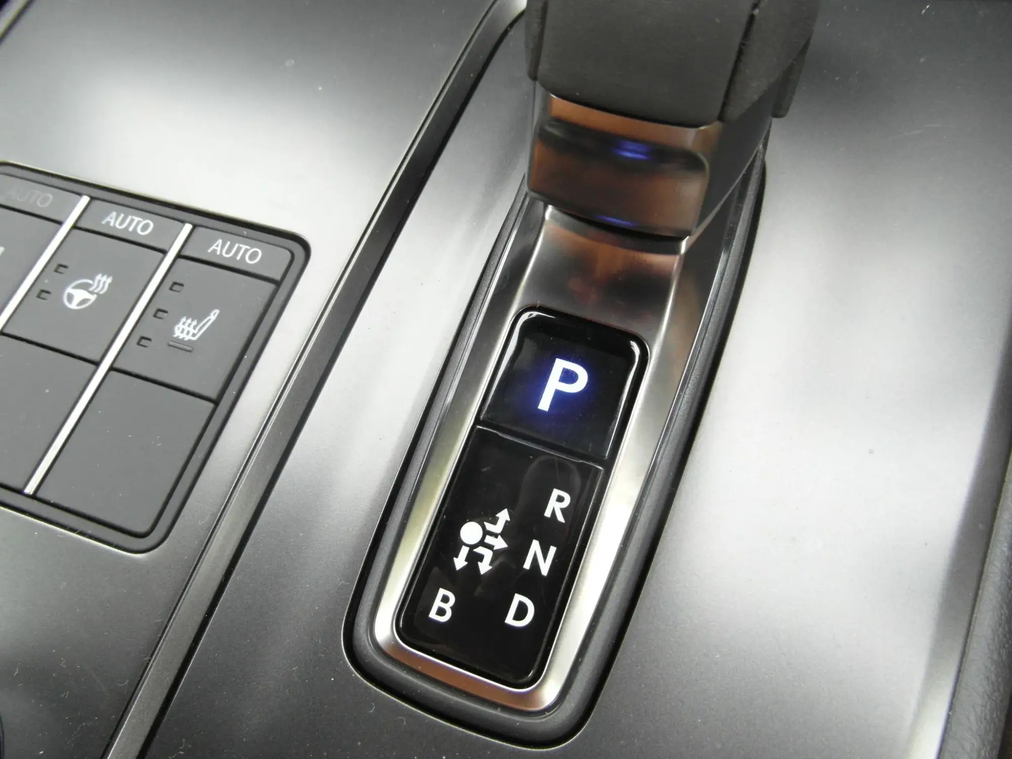 Lexus UX Self-Charging Hybrid Image 28 Lexus UX Self-Charging Hybrid Image 28