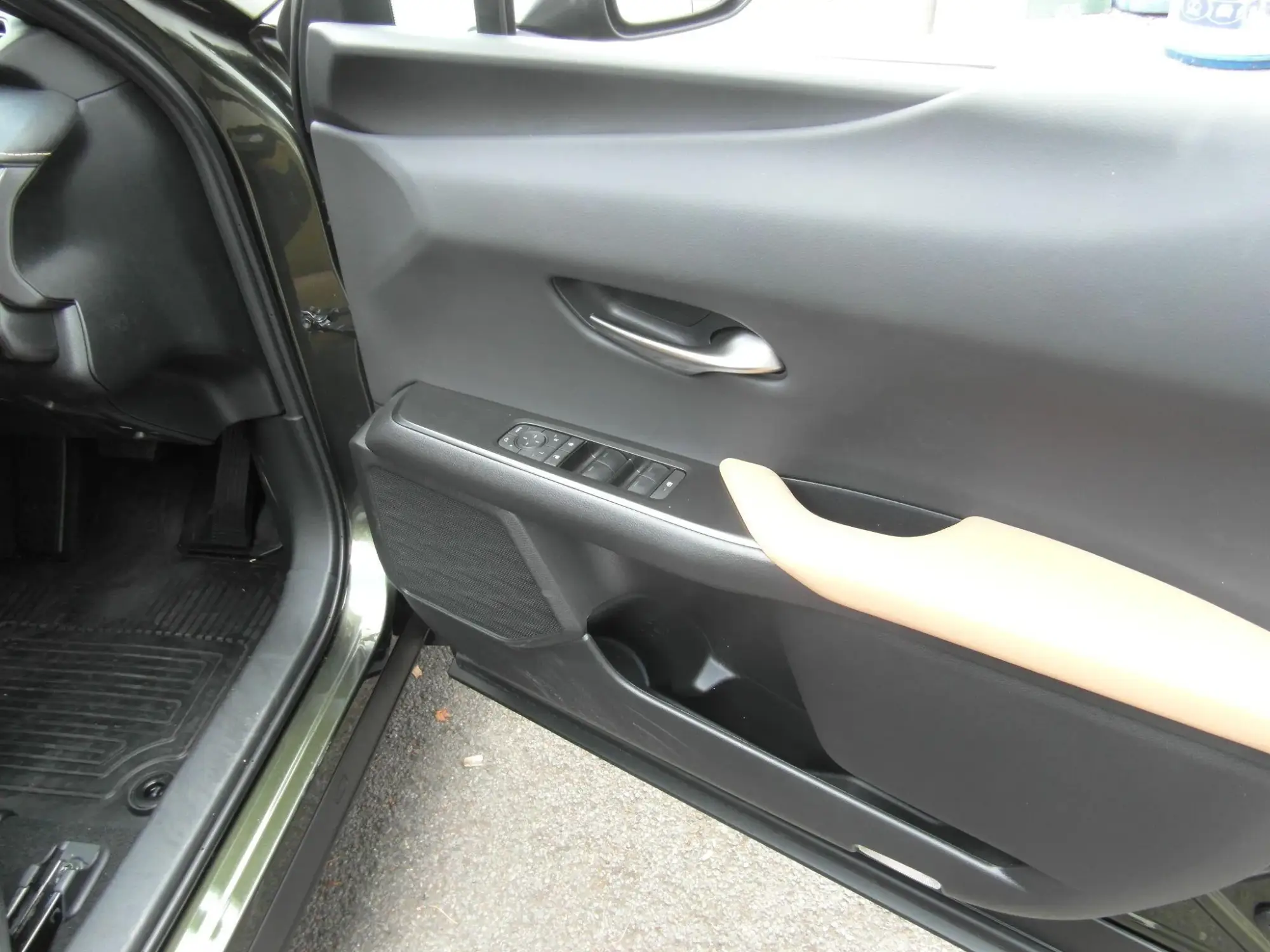 Lexus UX Self-Charging Hybrid Image 30 Lexus UX Self-Charging Hybrid Image 30