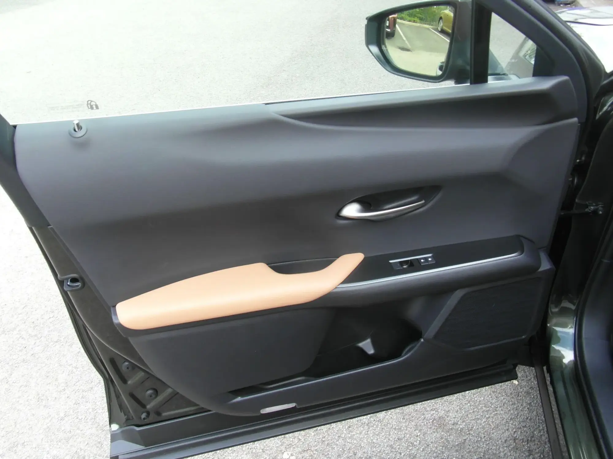Lexus UX Self-Charging Hybrid Image 34 Lexus UX Self-Charging Hybrid Image 34
