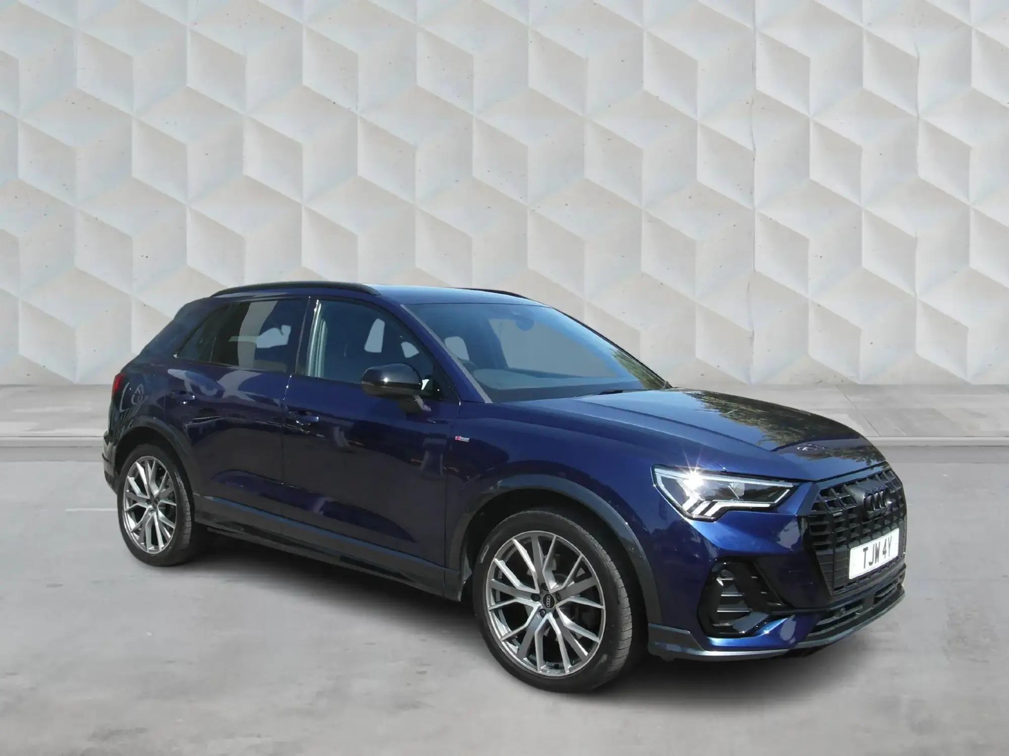 Audi Q3 Image 1 Audi Q3 Image 1