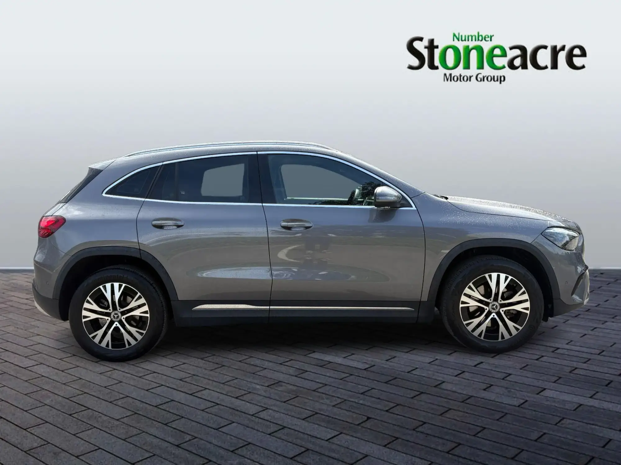 Mercedes-Benz GLA Image 2 Mercedes-Benz GLA Image 2