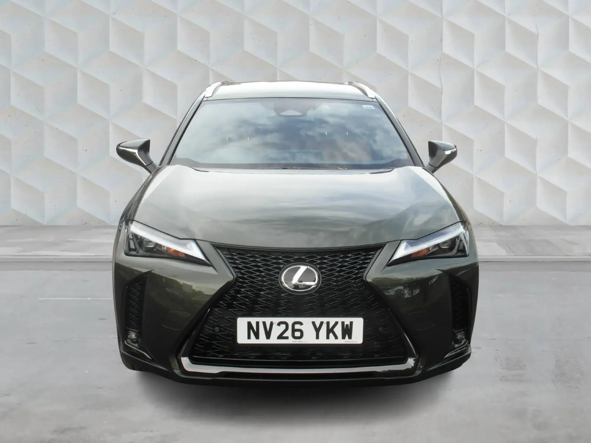 Lexus UX Self-Charging Hybrid 2.0 300h F Sport Design E-CVT Euro 6 (s/s) 5dr NV26YKW Image 2 Lexus UX Self-Charging Hybrid 2.0 300h F Sport Design E-CVT Euro 6 (s/s) 5dr NV26YKW Image 2