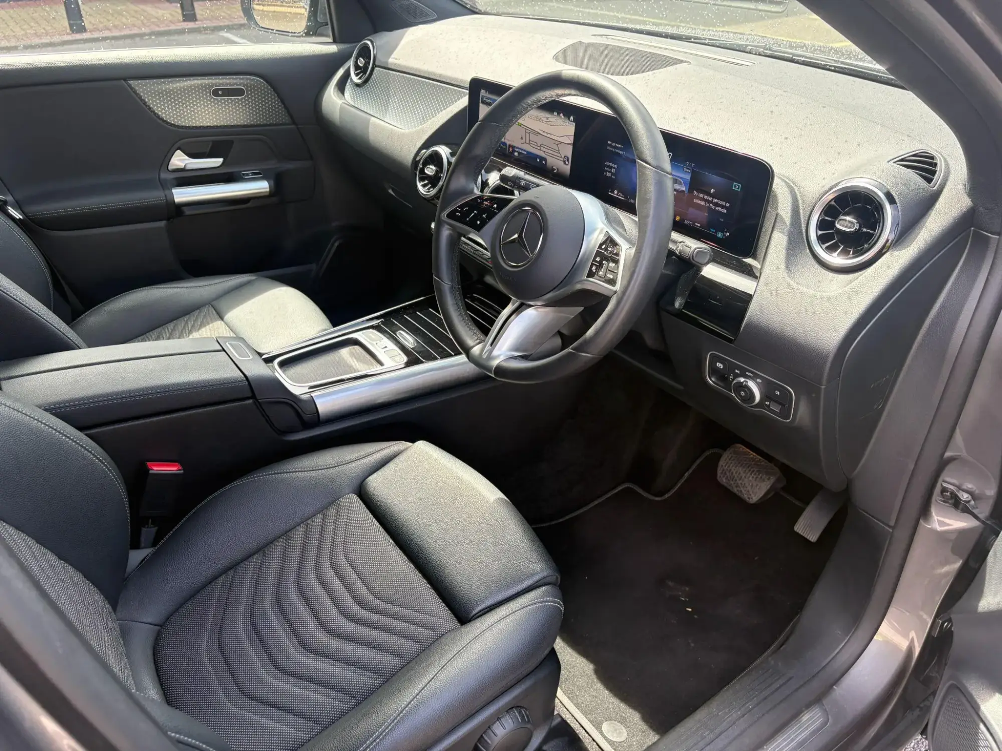 Mercedes-Benz GLA Image 16 Mercedes-Benz GLA Image 16