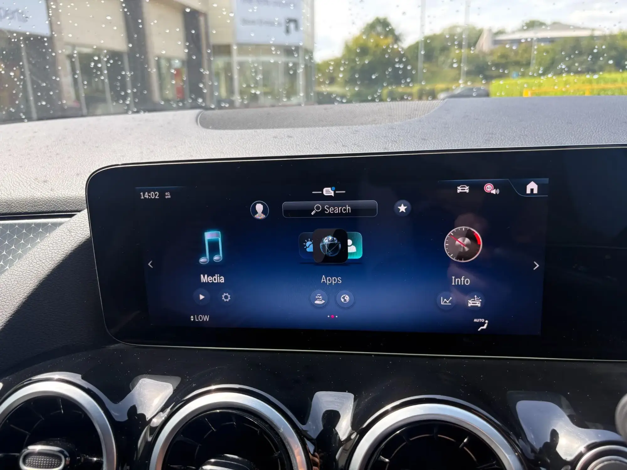 Mercedes-Benz GLA Image 26 Mercedes-Benz GLA Image 26