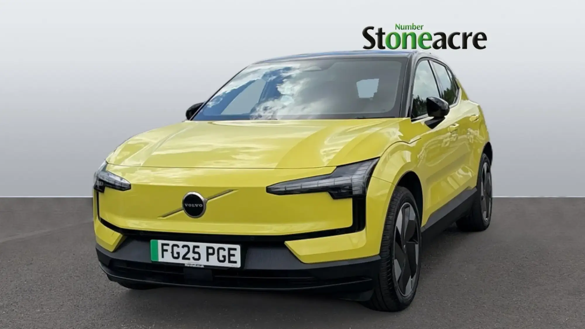 Volvo EX30 200kW SM Extended Range Plus 69kWh 5dr Auto FG25PGE Image 1