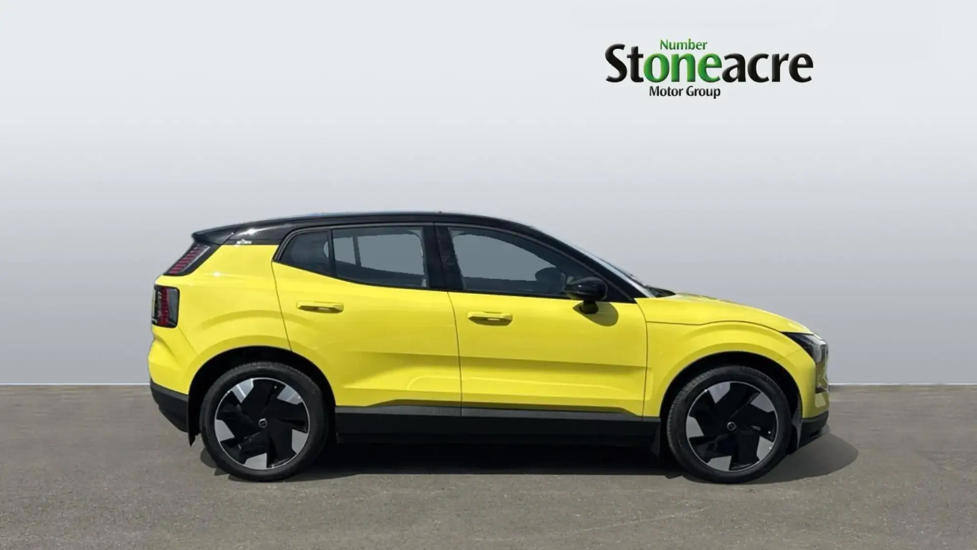 Volvo EX30 200kW SM Extended Range Plus 69kWh 5dr Auto FG25PGE Image 3