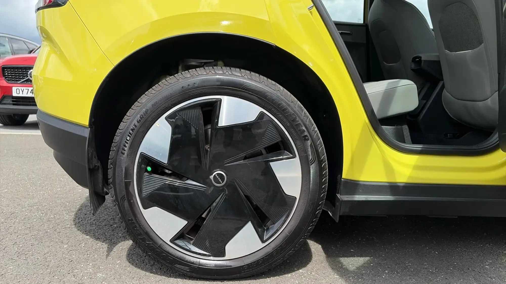 Volvo EX30 Image 9