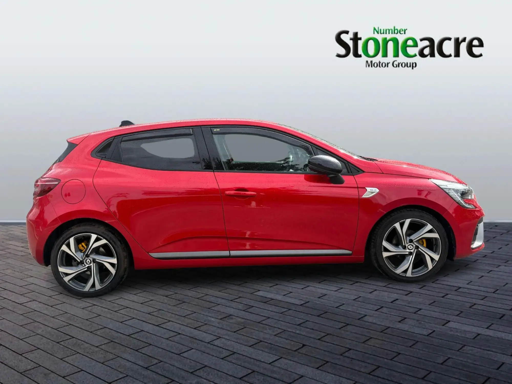 Renault Clio 1.0 TCe 90 RS Line 5dr SD73WCY Image 2 Renault Clio 1.0 TCe 90 RS Line 5dr SD73WCY Image 2