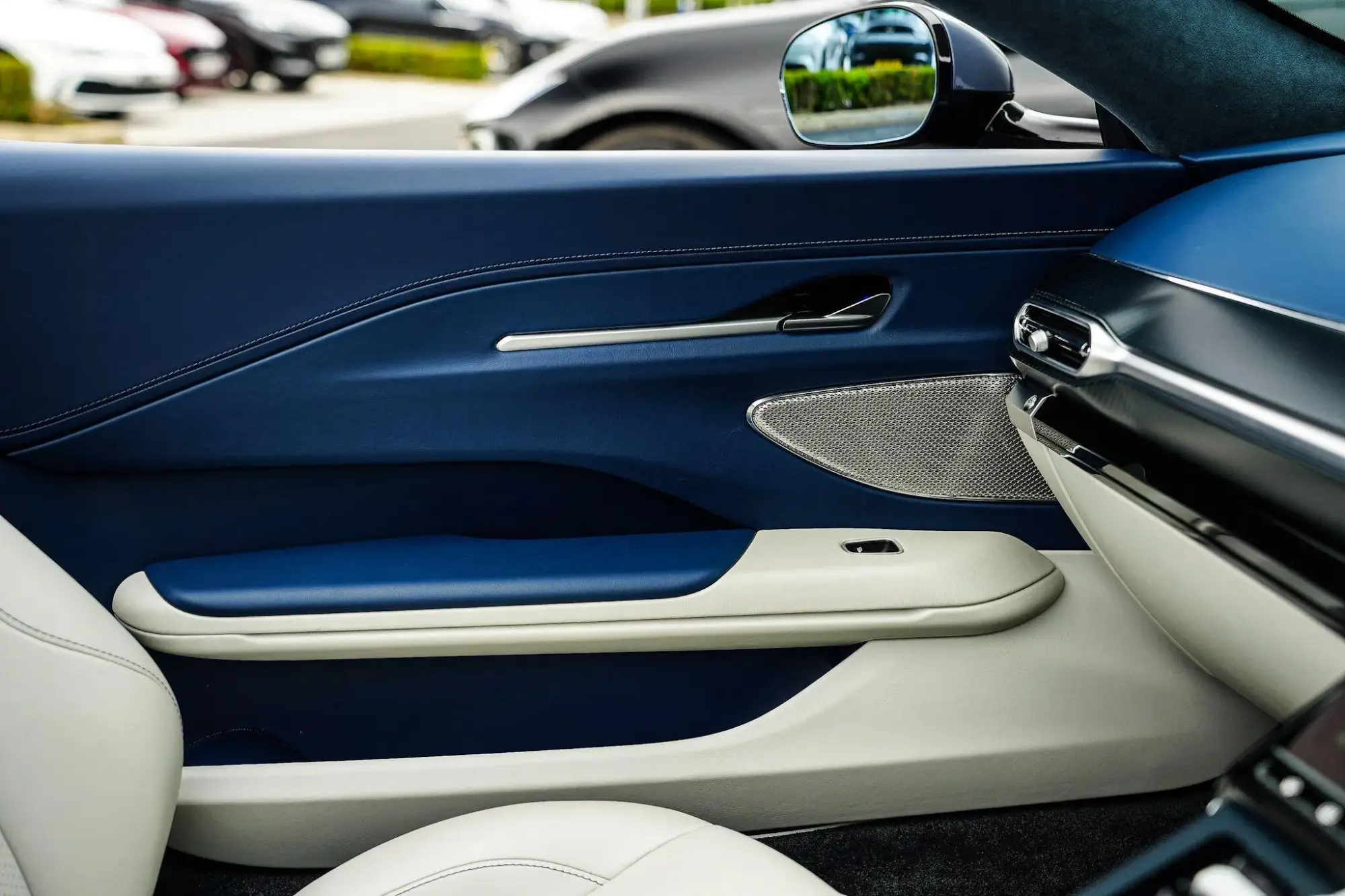 Aston Martin Vantage Roadster Image 18 Aston Martin Vantage Roadster Image 18