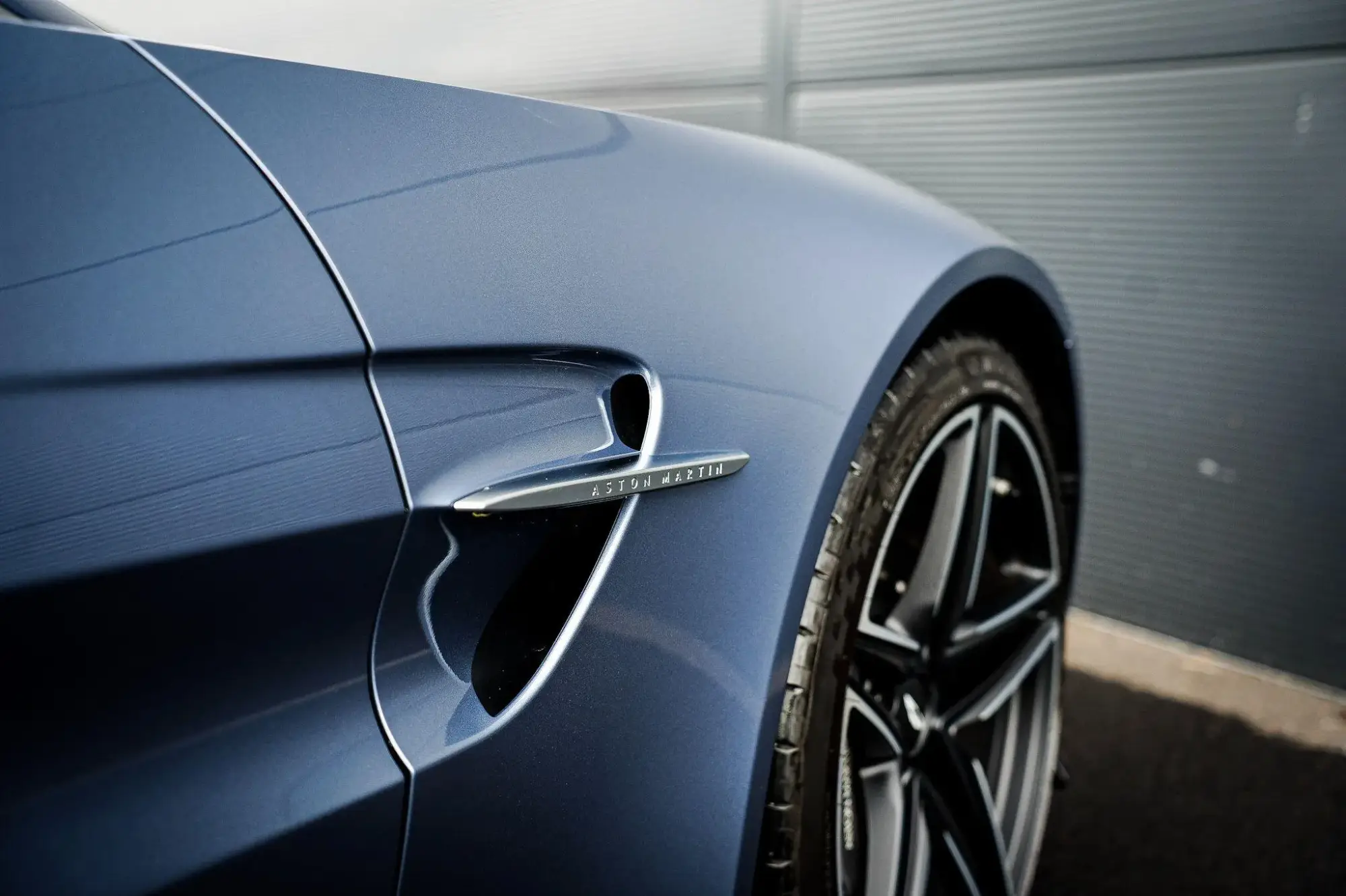 Aston Martin Vantage Roadster Image 26 Aston Martin Vantage Roadster Image 26