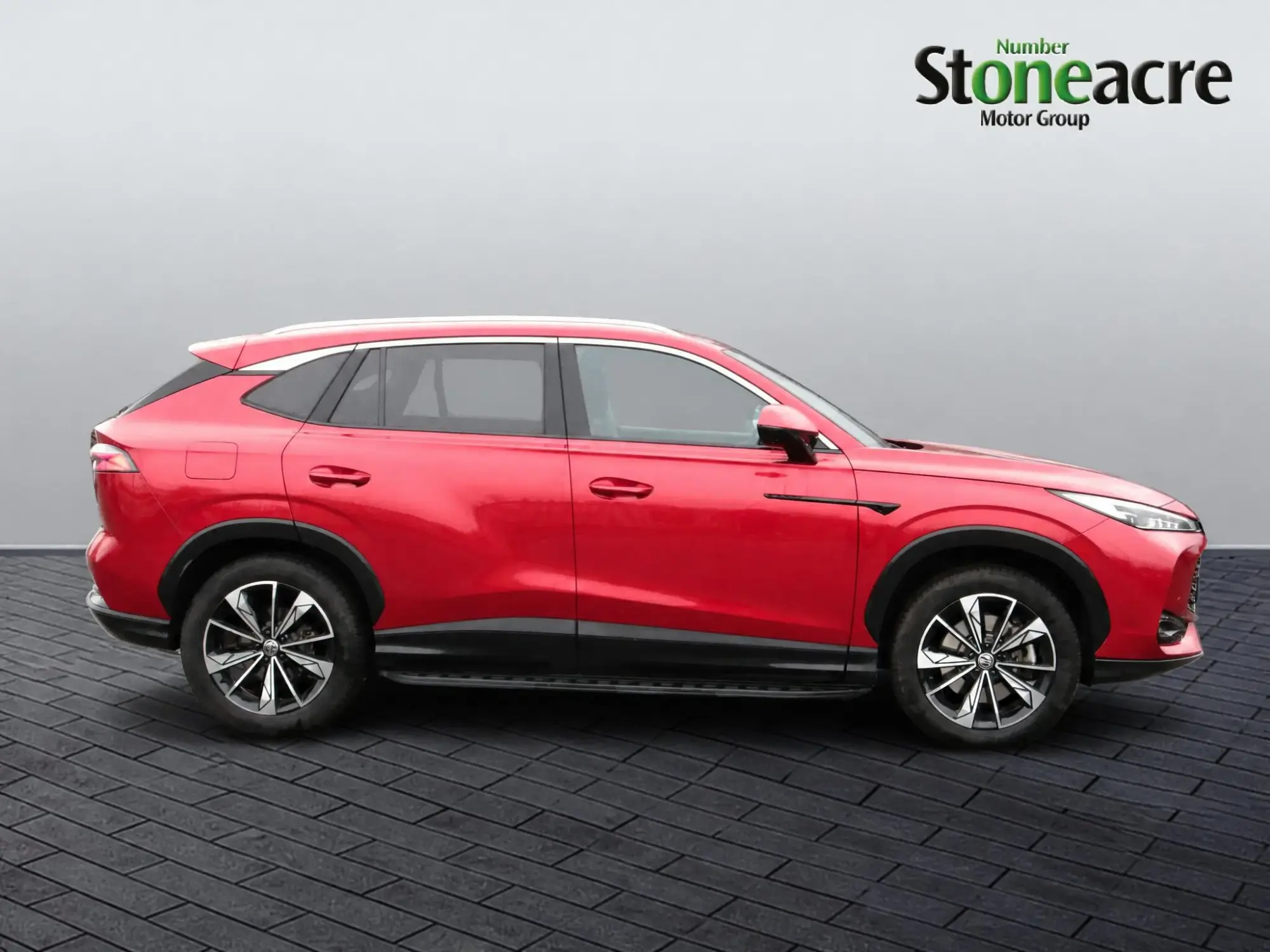 MG HS Plug-in Hybrid 1.5 T-GDI 24.7 kWh Trophy Auto Euro 6 (s/s) 5dr MC74HKZ Image 2 MG HS Plug-in Hybrid 1.5 T-GDI 24.7 kWh Trophy Auto Euro 6 (s/s) 5dr MC74HKZ Image 2