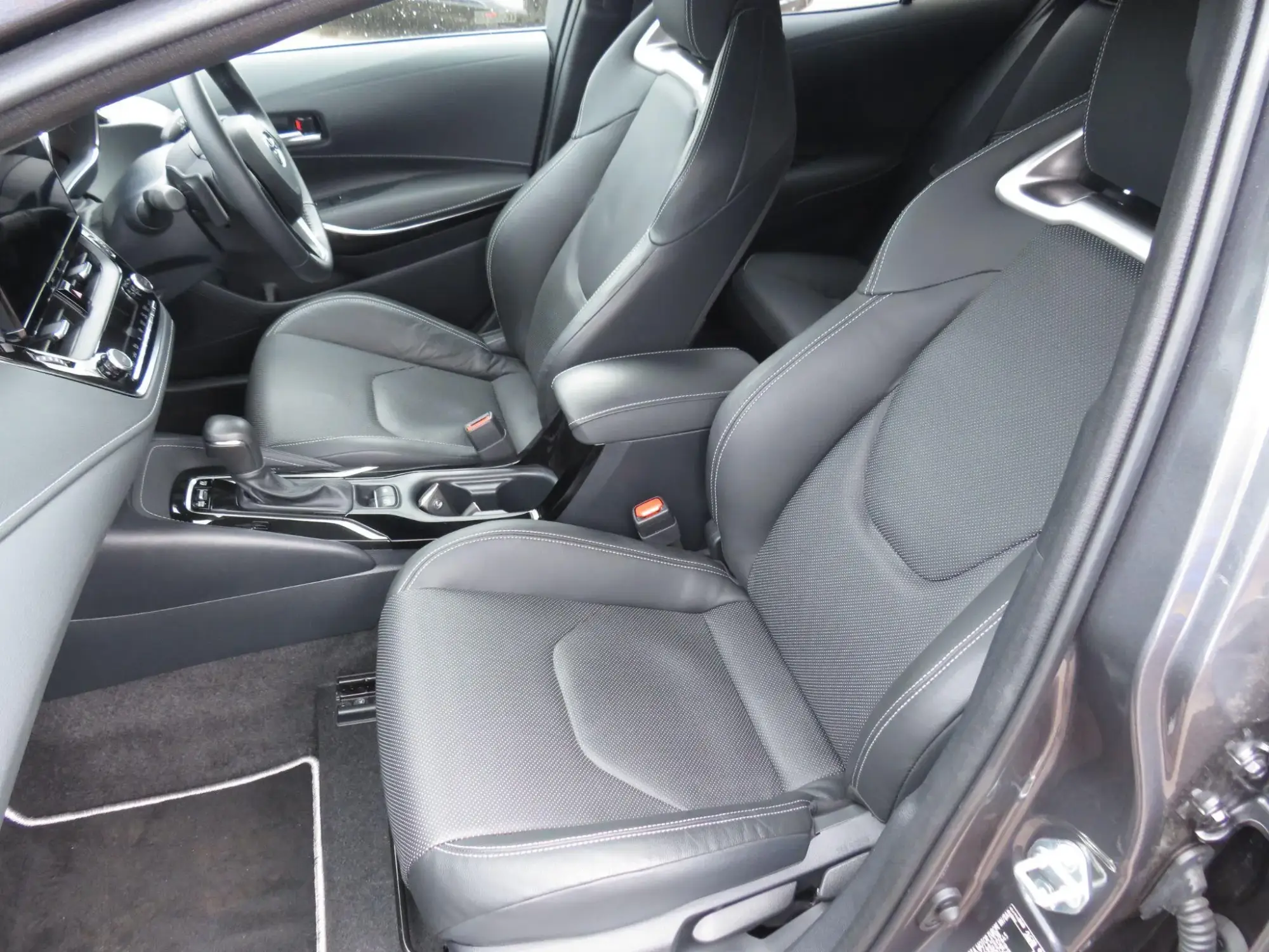 Toyota Corolla Hatchback Image 12 Toyota Corolla Hatchback Image 12
