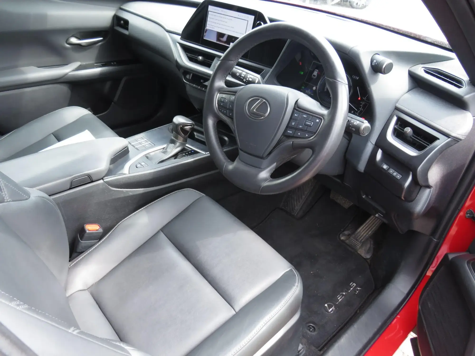 Lexus UX Self-Charging Hybrid Image 11