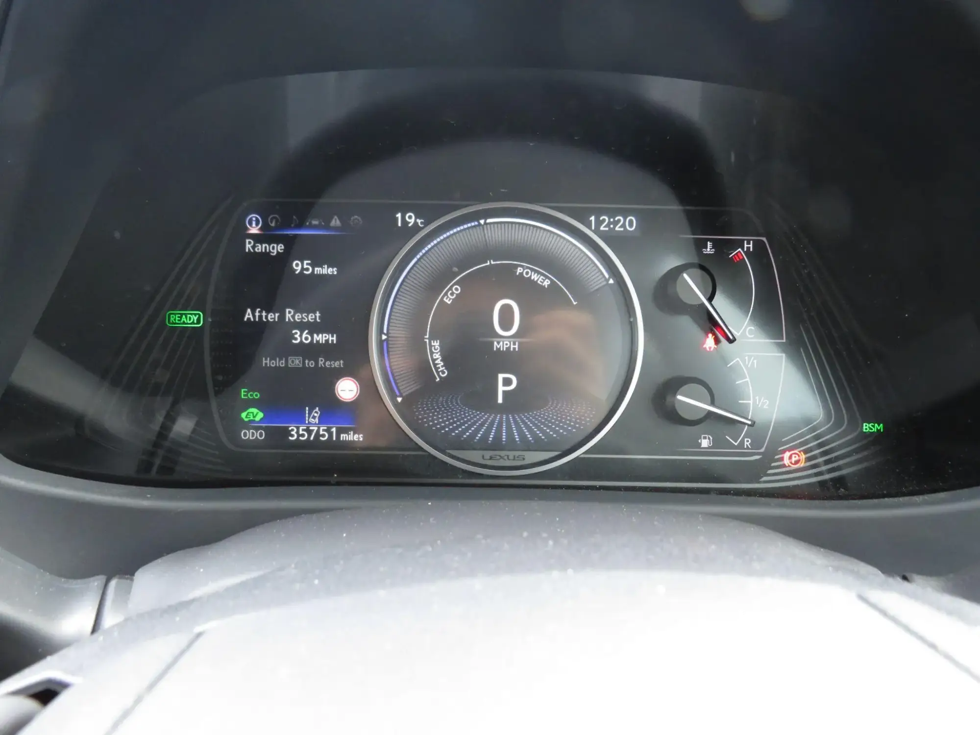 Lexus UX Self-Charging Hybrid Image 14