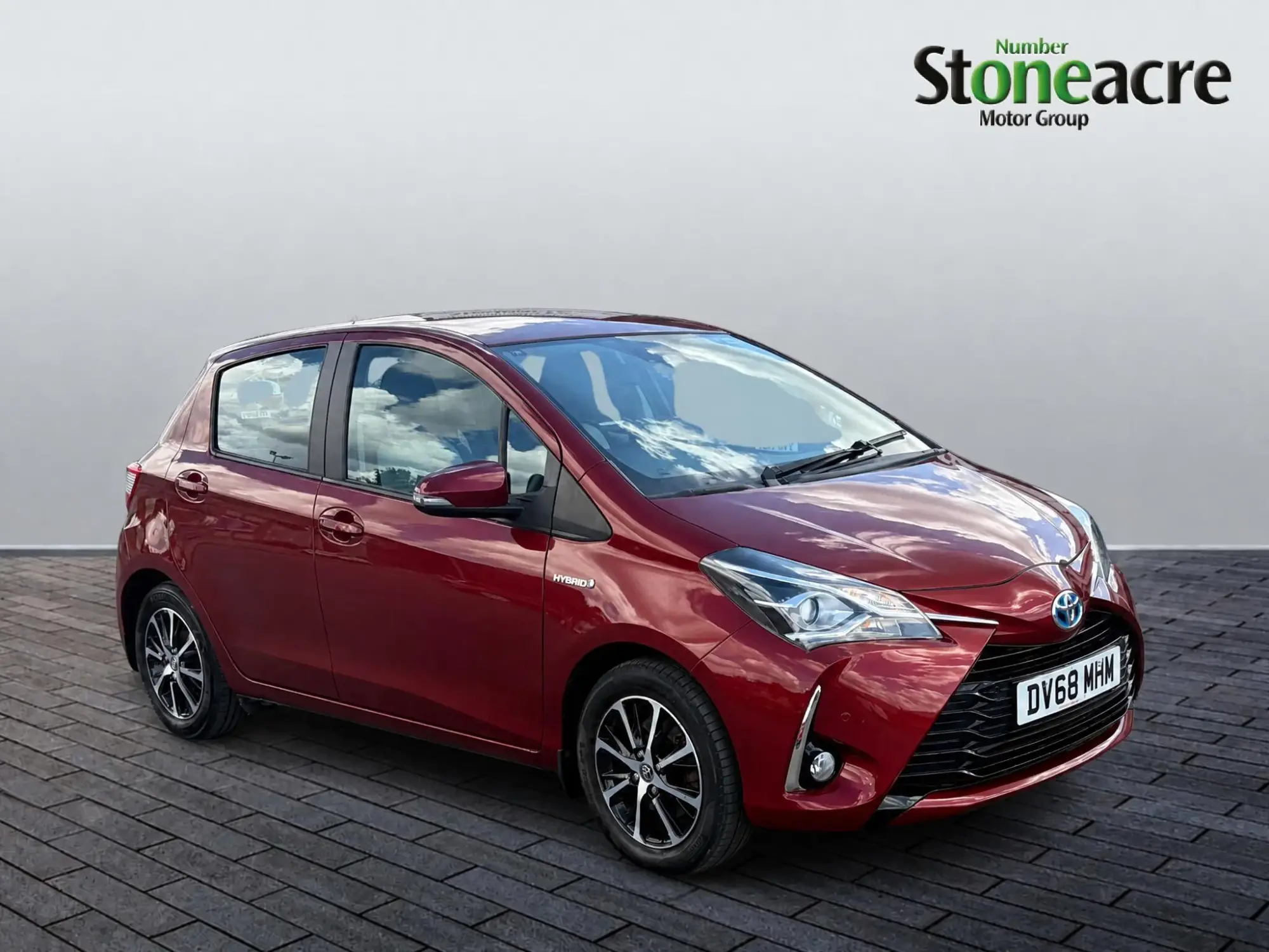 Toyota Yaris 1.5 VVT-h Icon Tech Hatchback 5dr Petrol Hybrid E-CVT Euro 6 (s/s) (100 ps) DV68MHM Image 1 Toyota Yaris 1.5 VVT-h Icon Tech Hatchback 5dr Petrol Hybrid E-CVT Euro 6 (s/s) (100 ps) DV68MHM Image 1