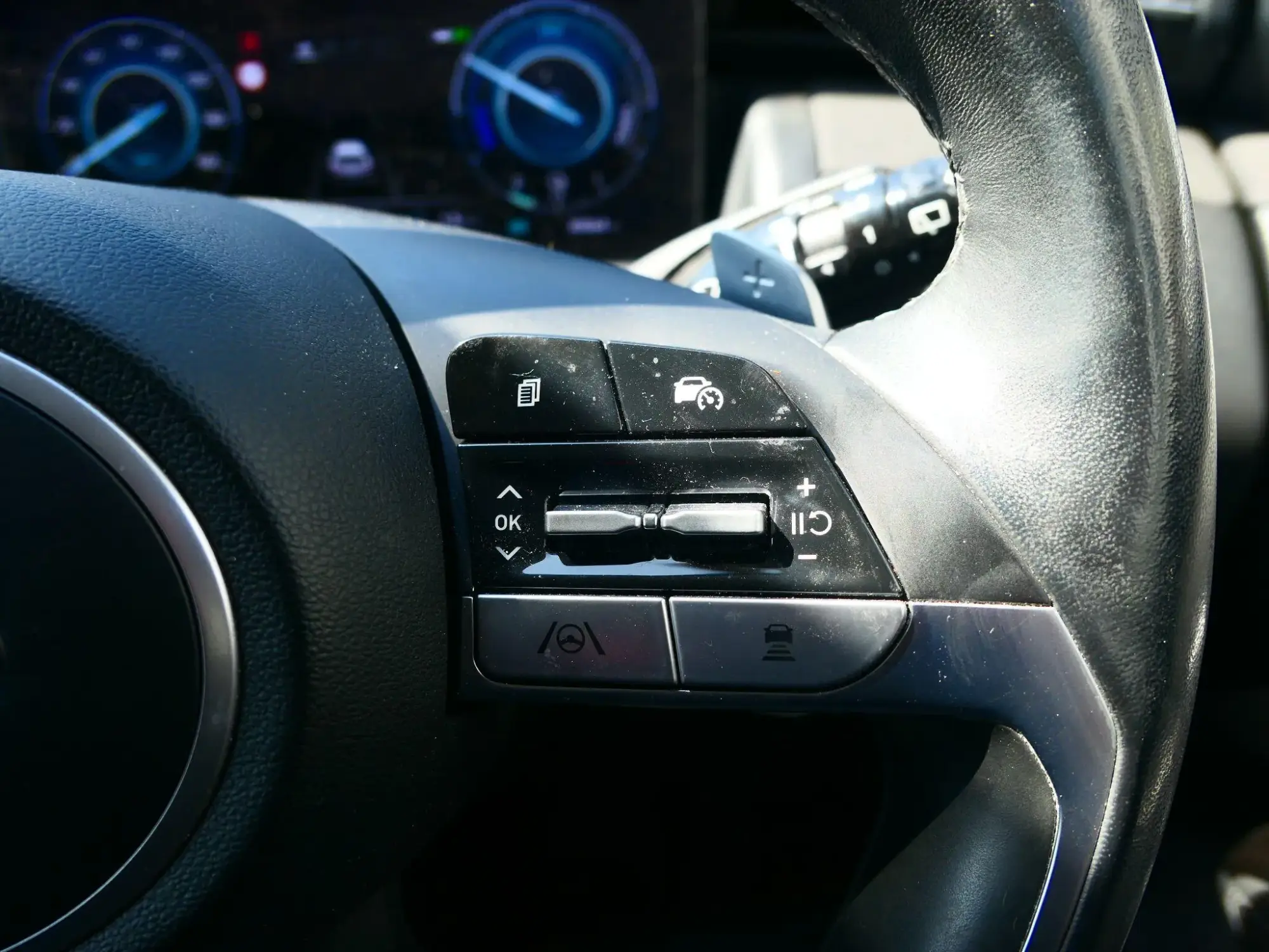 Hyundai TUCSON Hybrid Image 13