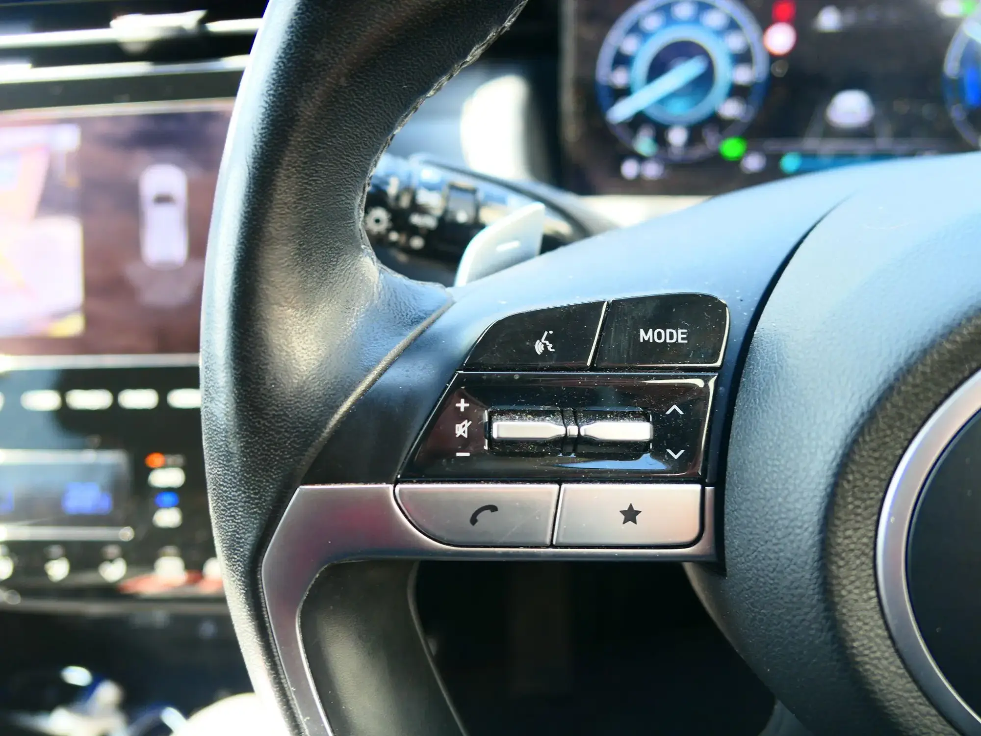Hyundai TUCSON Hybrid Image 14