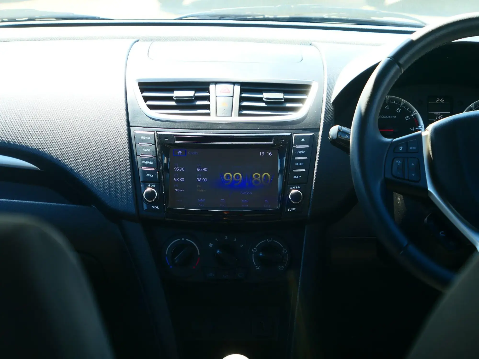 Suzuki Swift Image 16 Suzuki Swift Image 16