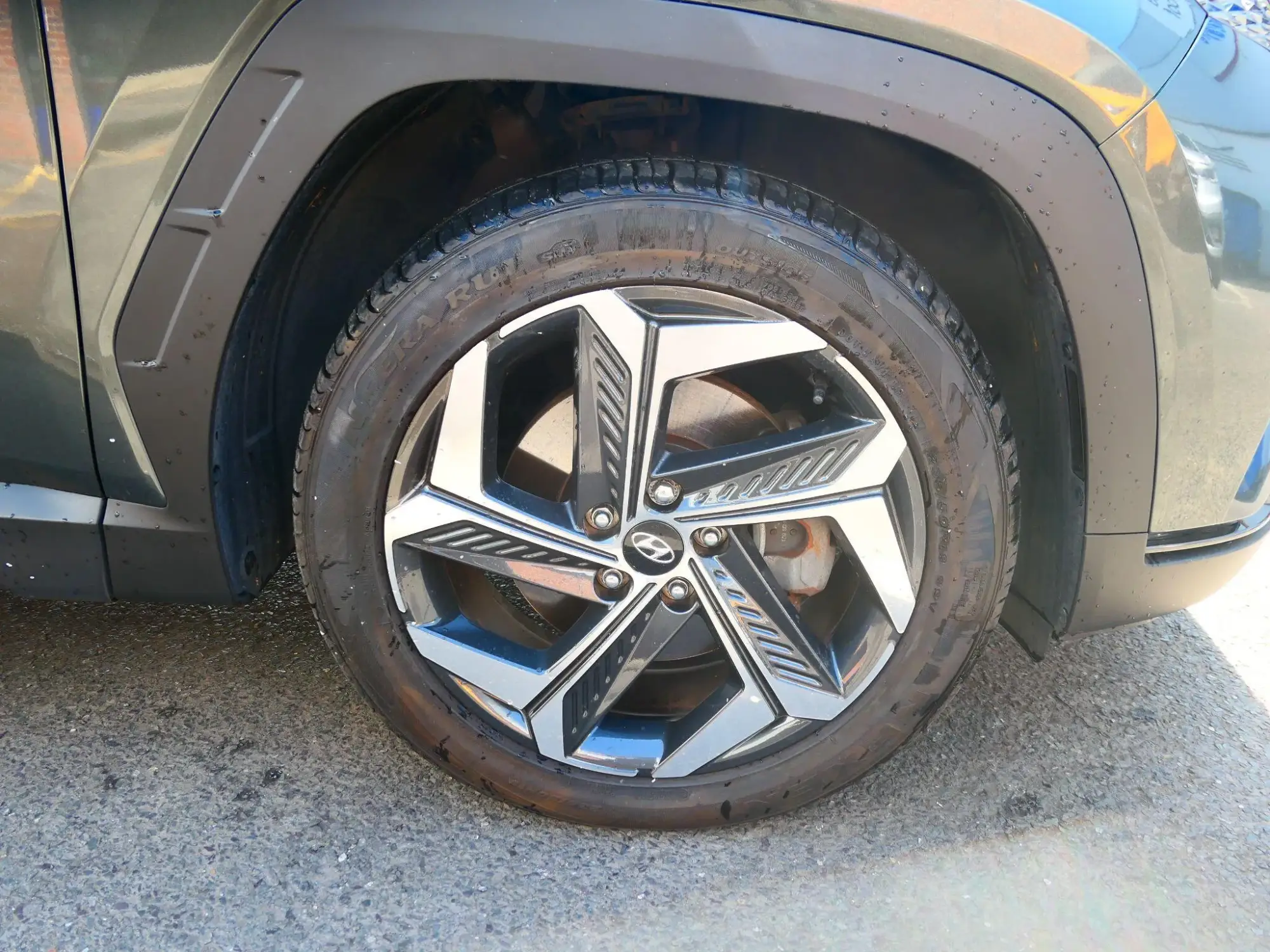Hyundai TUCSON Hybrid Image 28