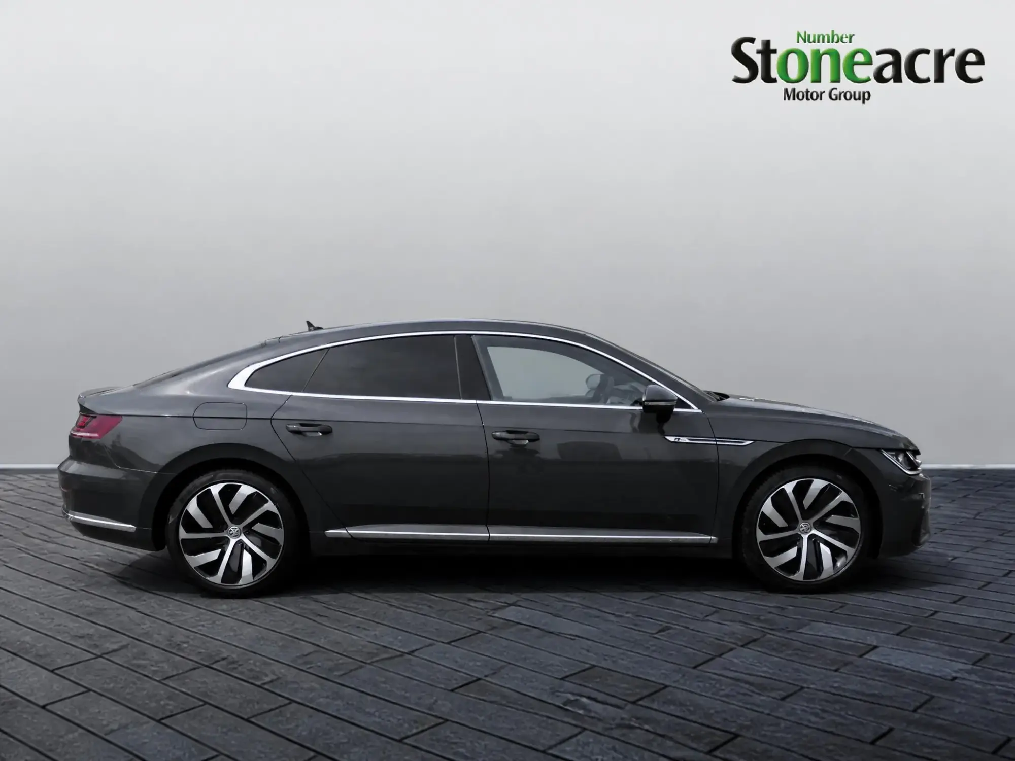 Volkswagen Arteon 1.5 TSI EVO R-Line Fastback DSG Euro 6 (s/s) 5dr MH19FKT Image 2 Volkswagen Arteon 1.5 TSI EVO R-Line Fastback DSG Euro 6 (s/s) 5dr MH19FKT Image 2