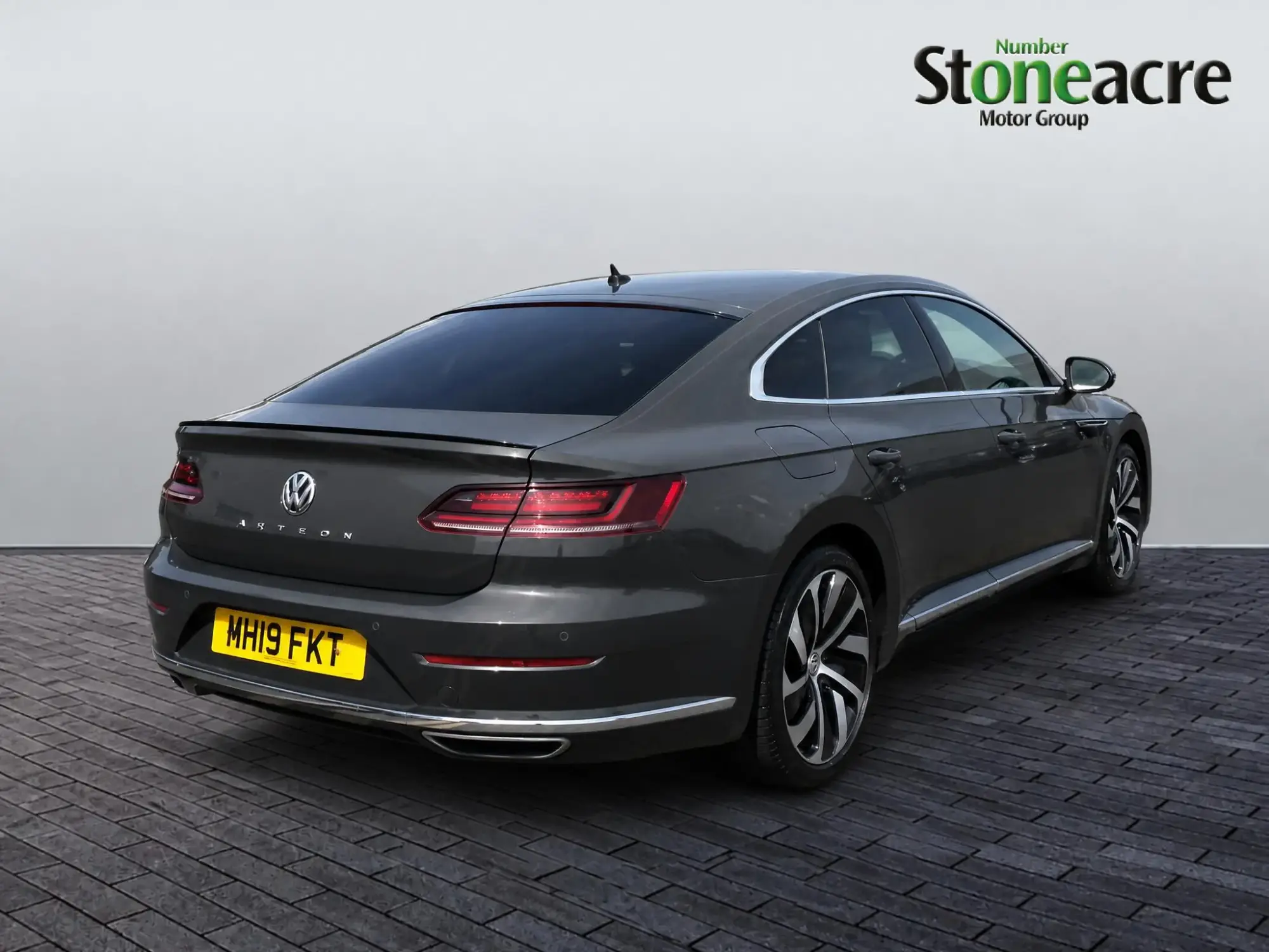 Volkswagen Arteon 1.5 TSI EVO R-Line Fastback DSG Euro 6 (s/s) 5dr MH19FKT Image 3 Volkswagen Arteon 1.5 TSI EVO R-Line Fastback DSG Euro 6 (s/s) 5dr MH19FKT Image 3