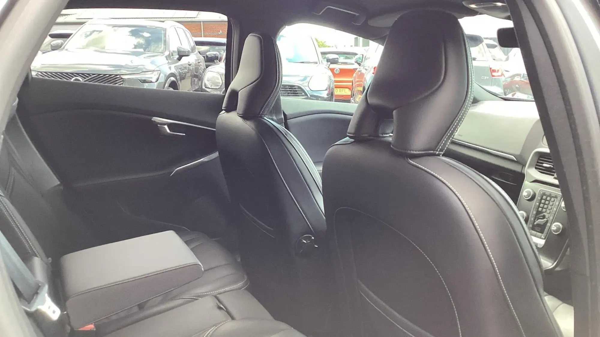Volvo V40 Image 6 Volvo V40 Image 6