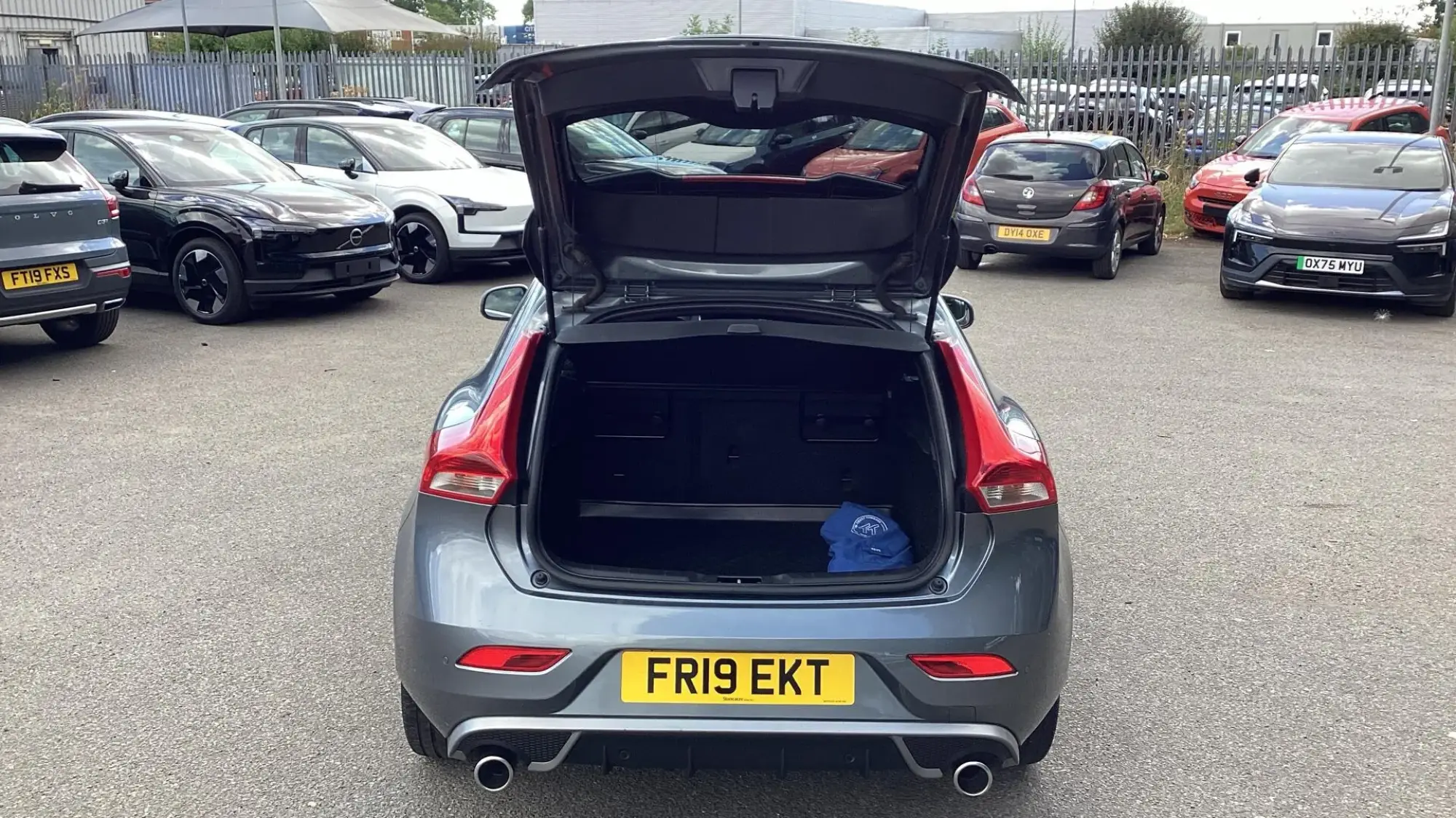 Volvo V40 Image 13 Volvo V40 Image 13