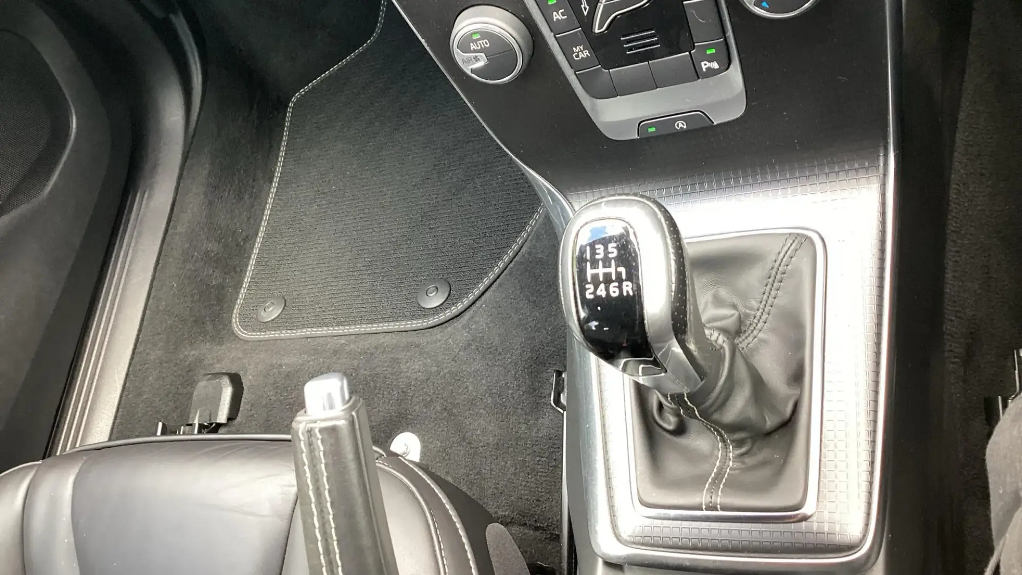 Volvo V40 Image 20 Volvo V40 Image 20