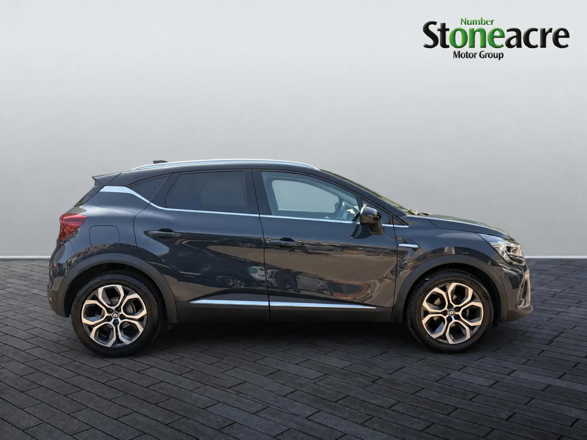 Renault Captur Image 2