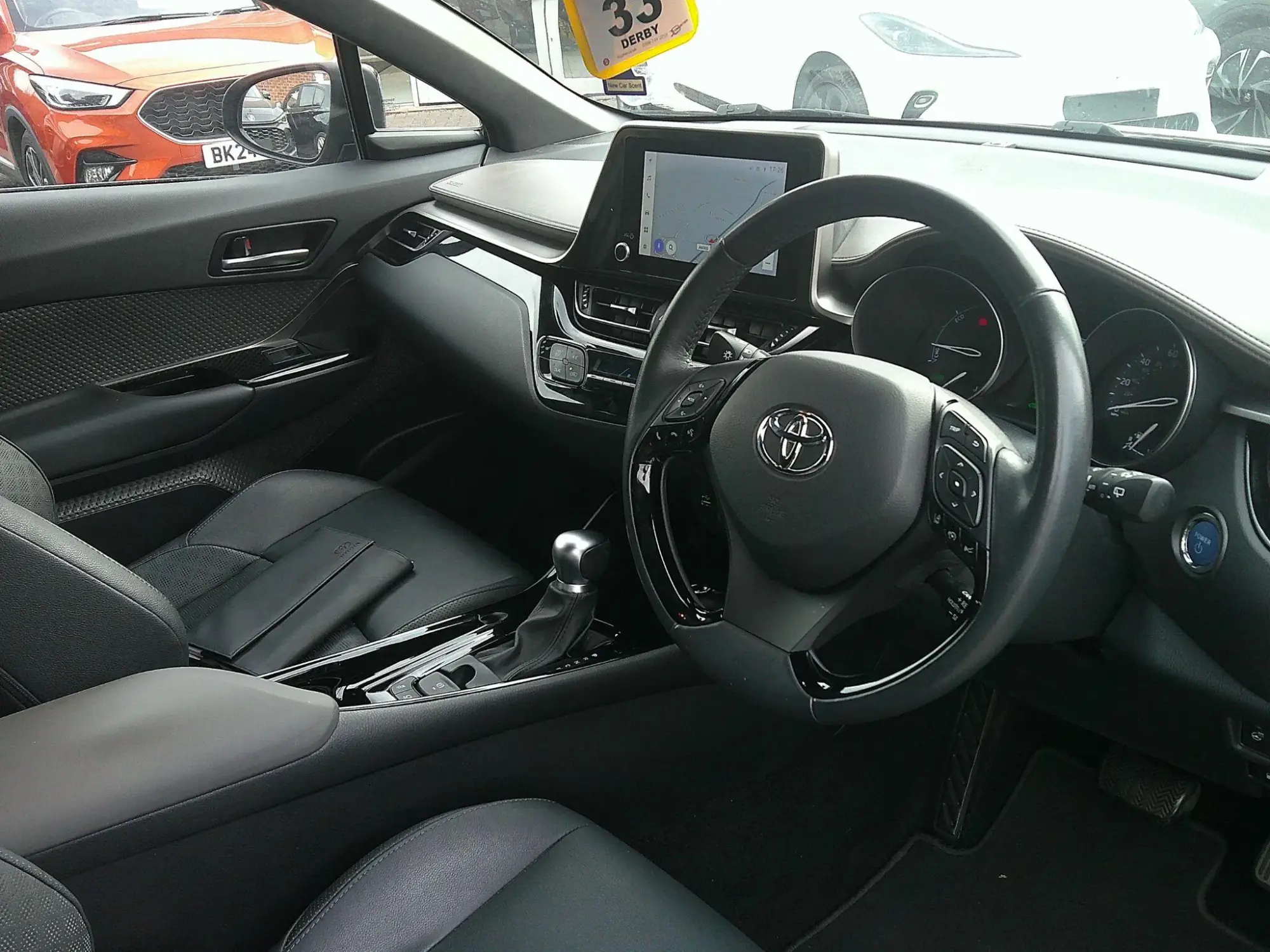 Toyota C-HR Self-Charging Hybrid Image 11