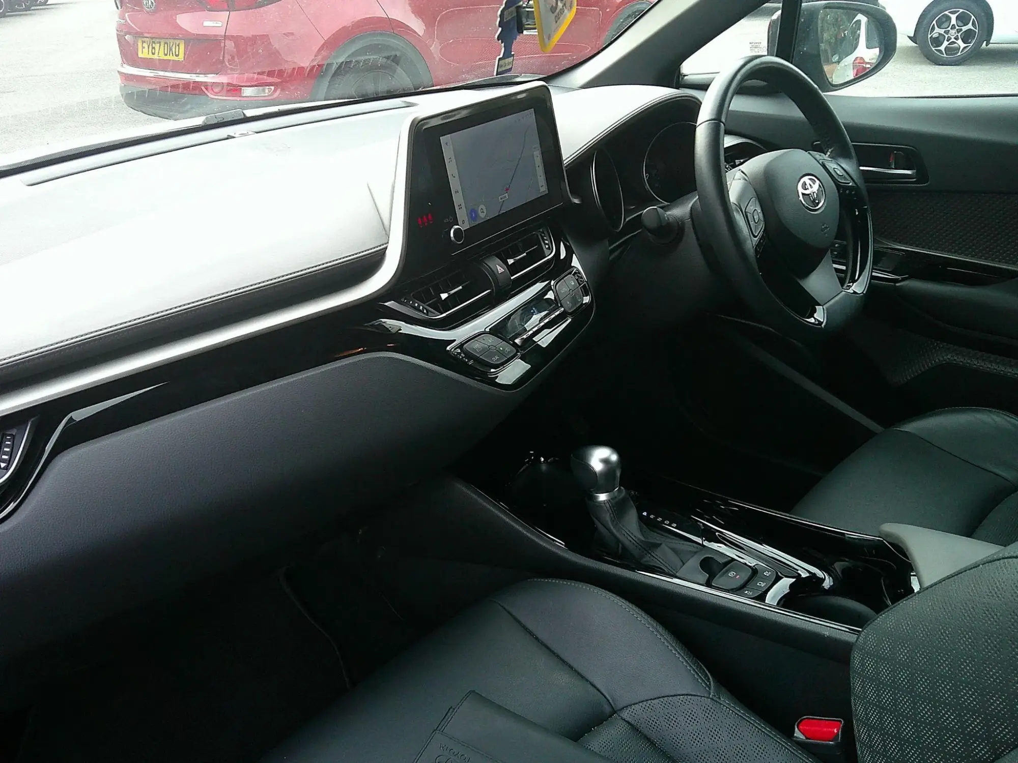 Toyota C-HR Self-Charging Hybrid Image 15