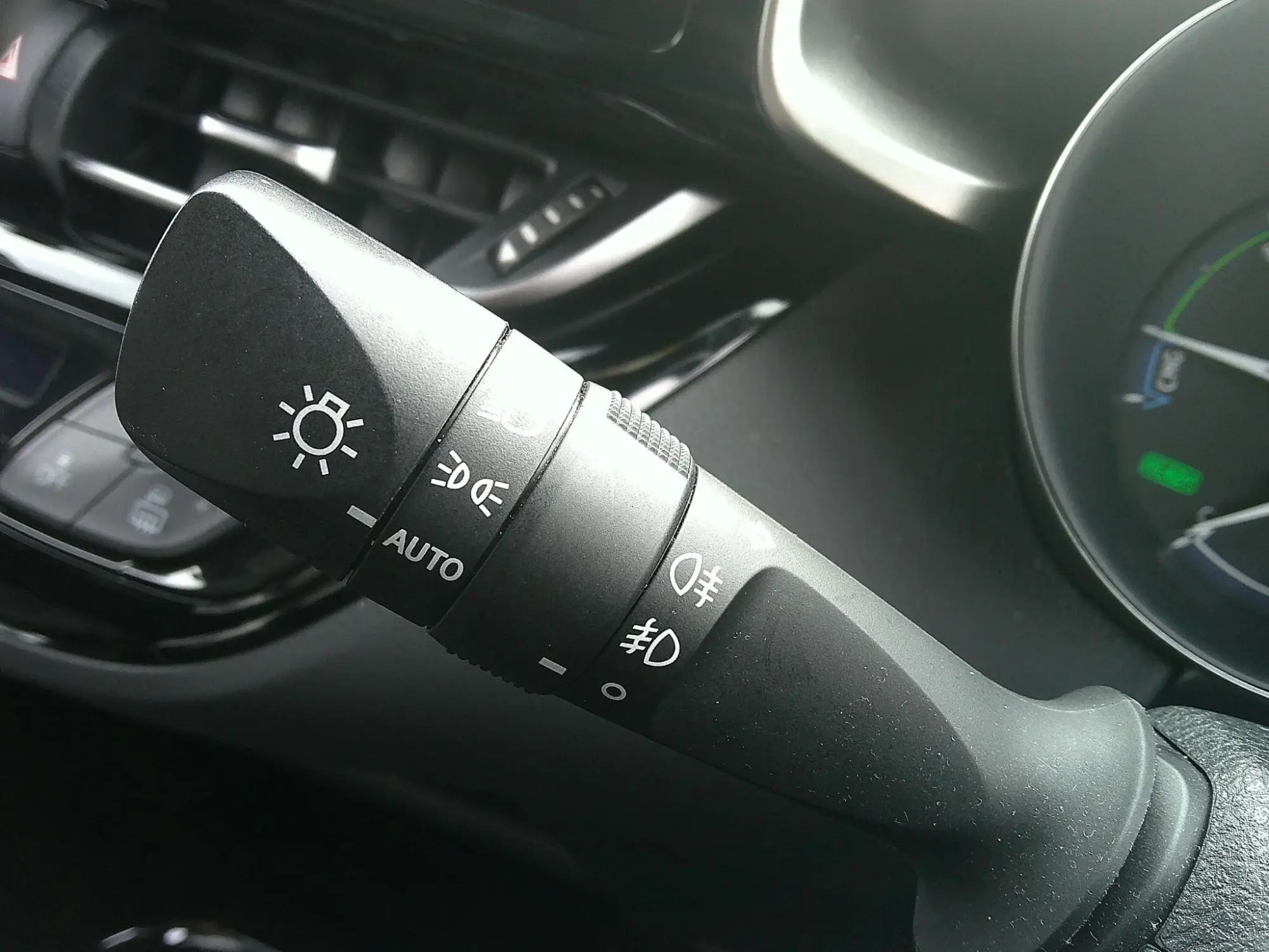 Toyota C-HR Self-Charging Hybrid Image 23