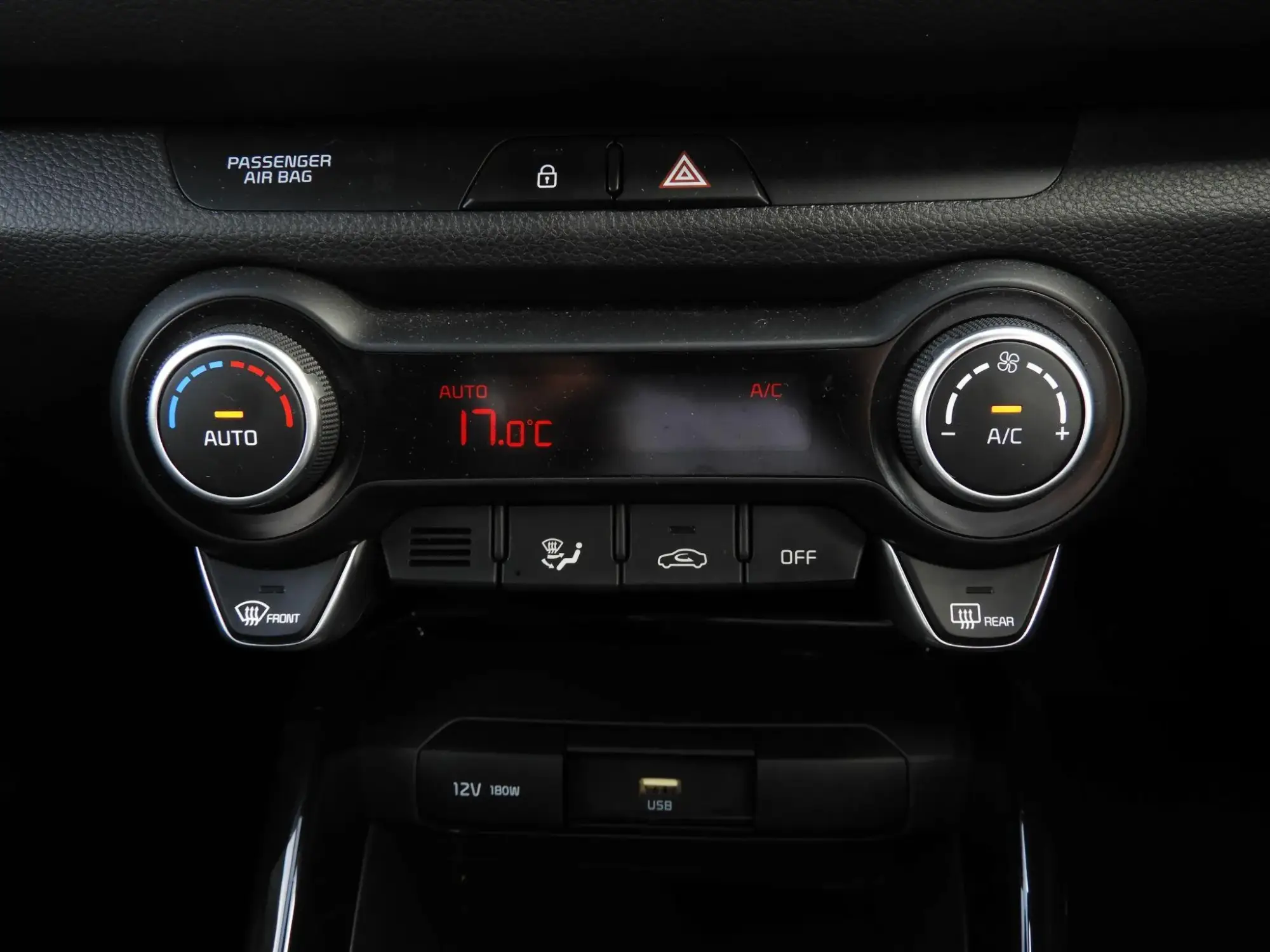 Kia Rio Image 11