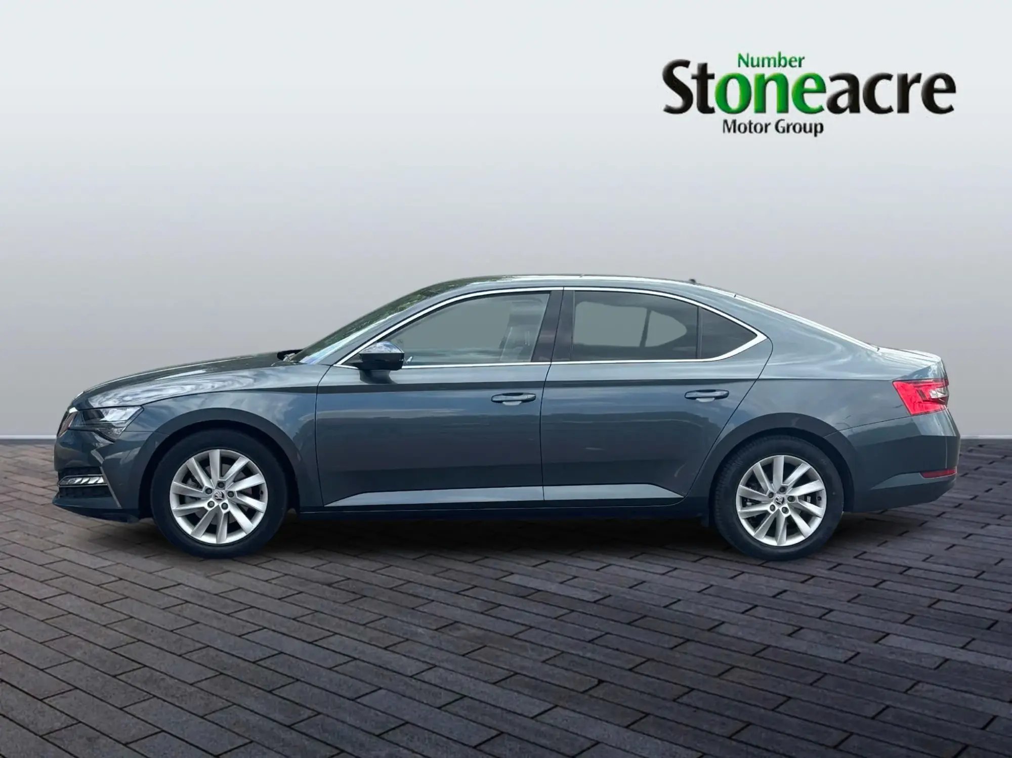 Skoda Superb 1.4 TSI iV 13kWh SE Technology DSG Euro 6 (s/s) 5dr KS69YOV Image 3