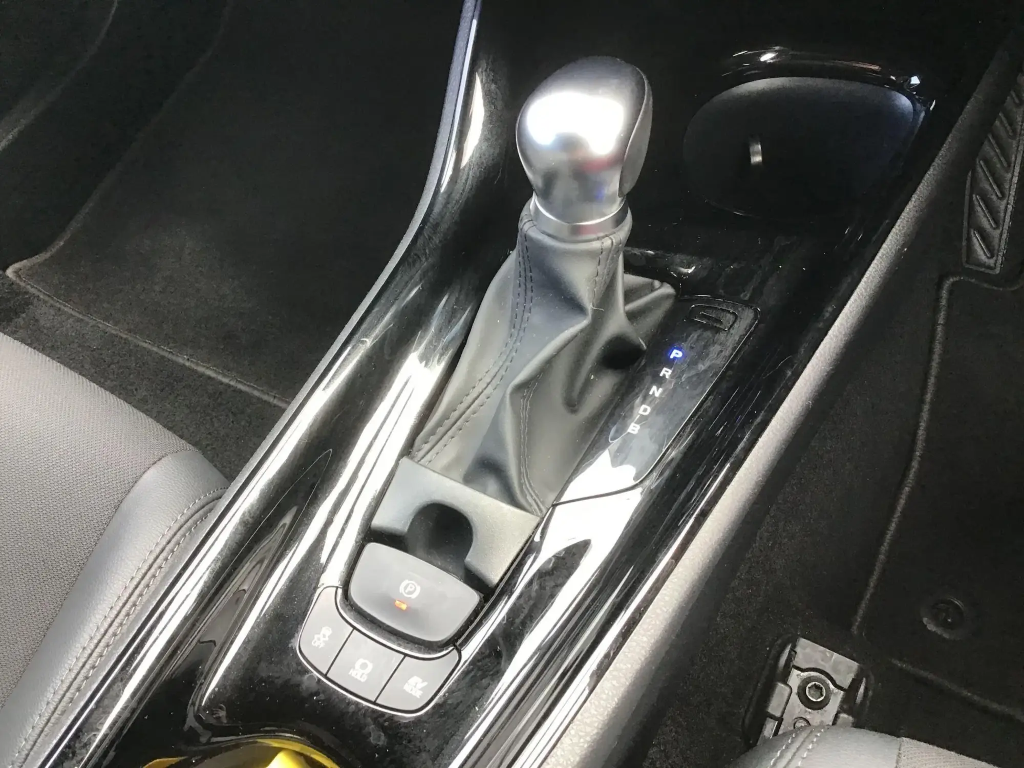 Toyota C-HR Self-Charging Hybrid Image 8 Toyota C-HR Self-Charging Hybrid Image 8
