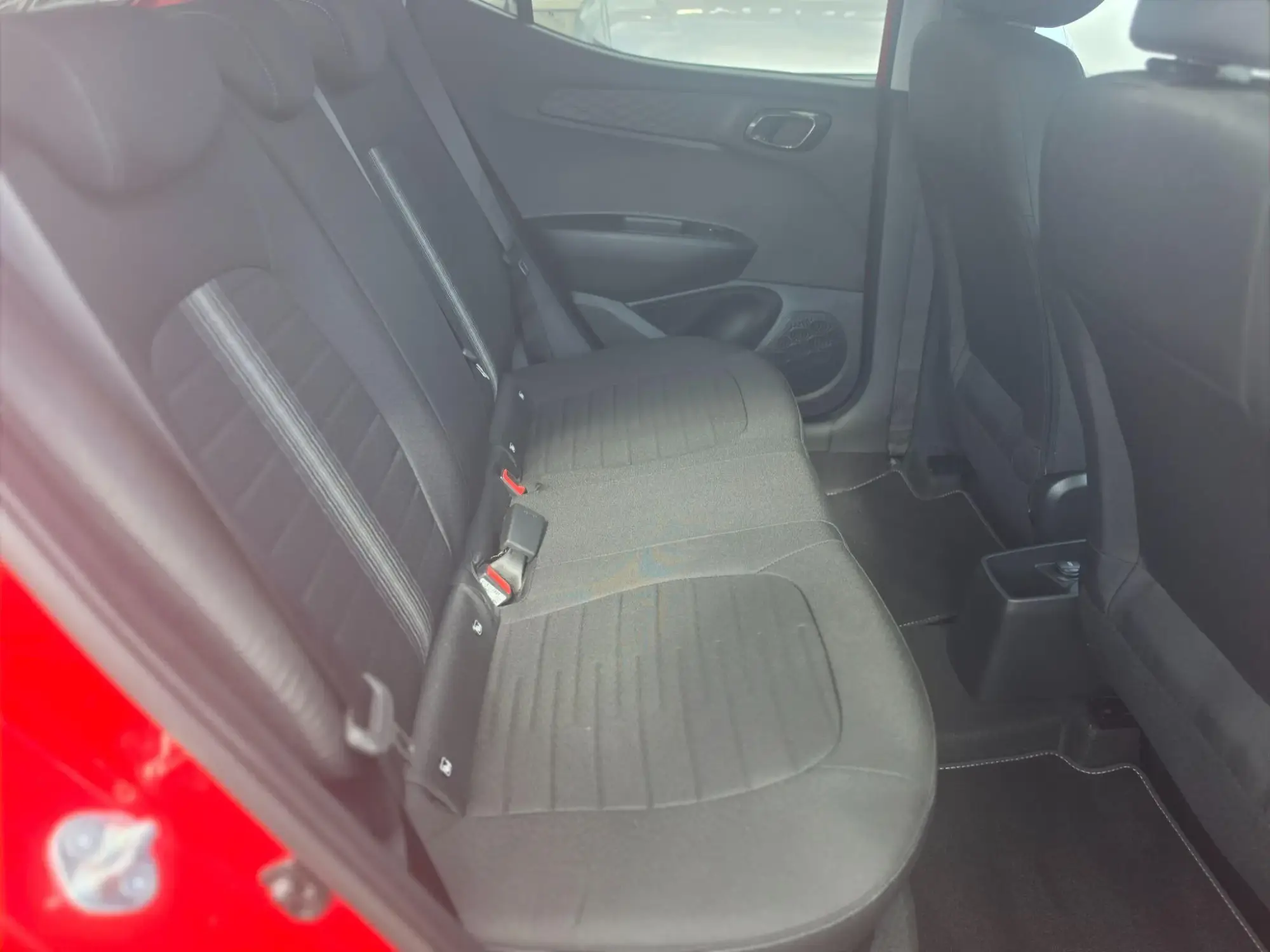 Hyundai i10 Image 12