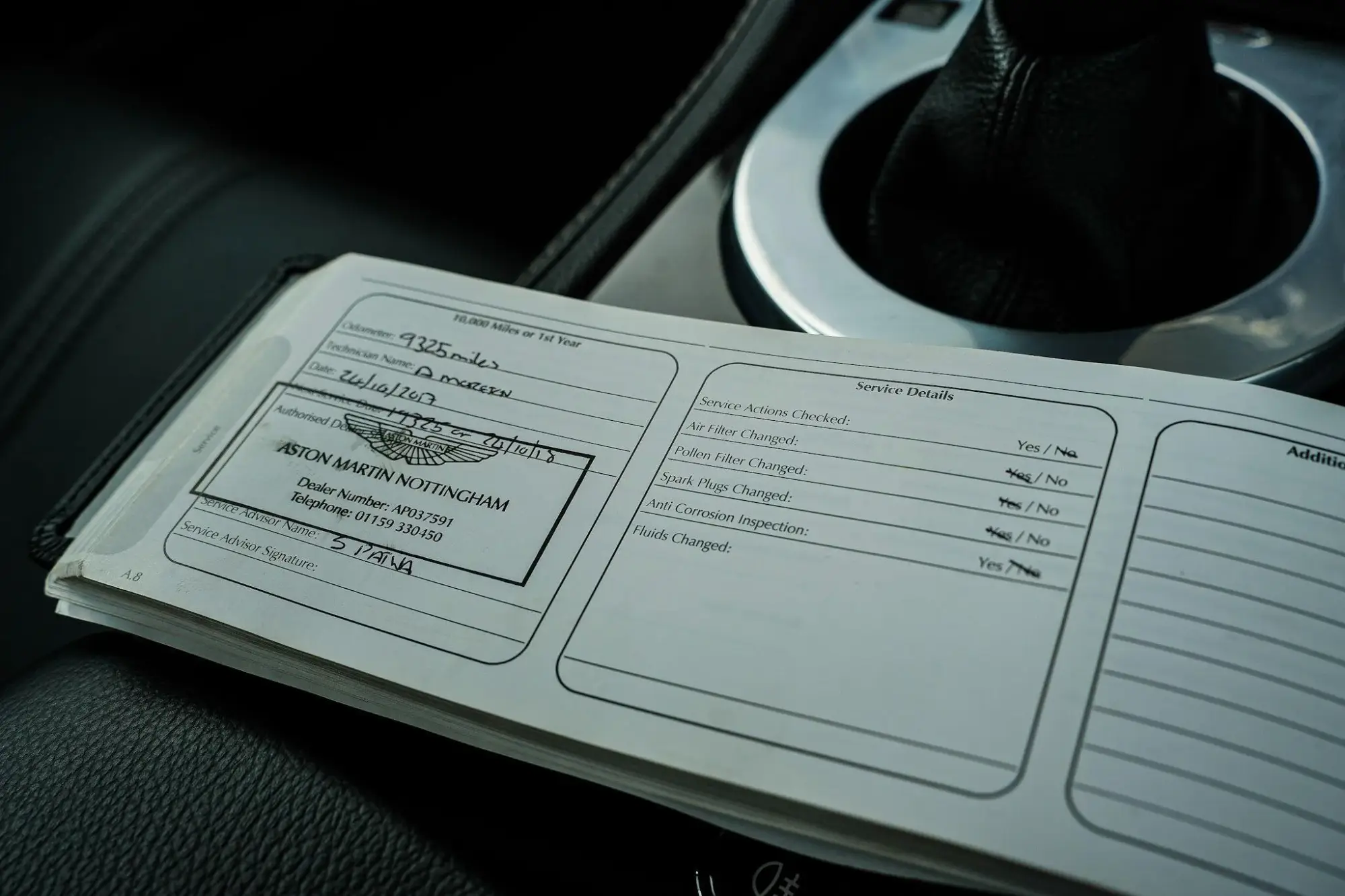 Aston Martin Vantage Image 23