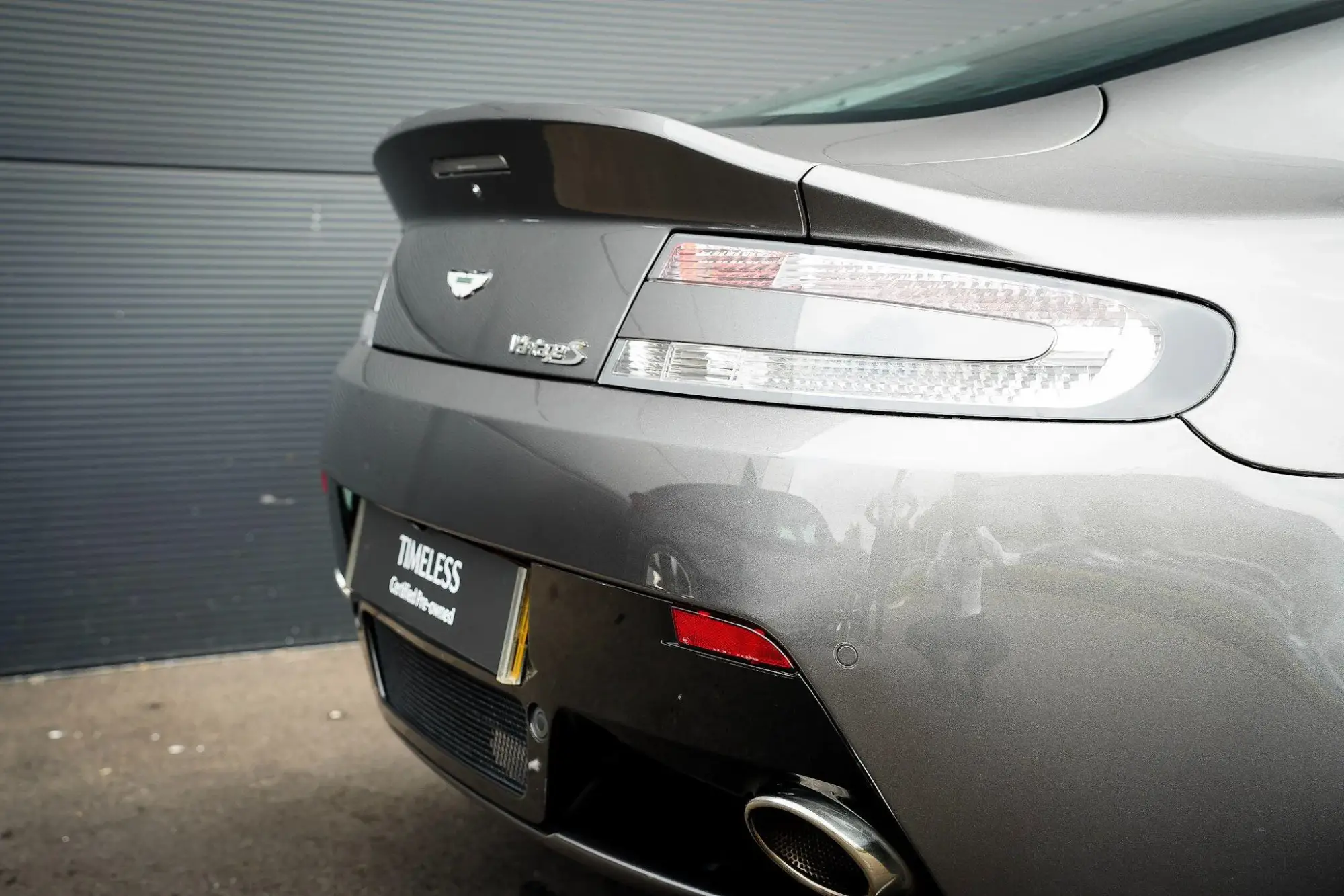 Aston Martin Vantage Image 34