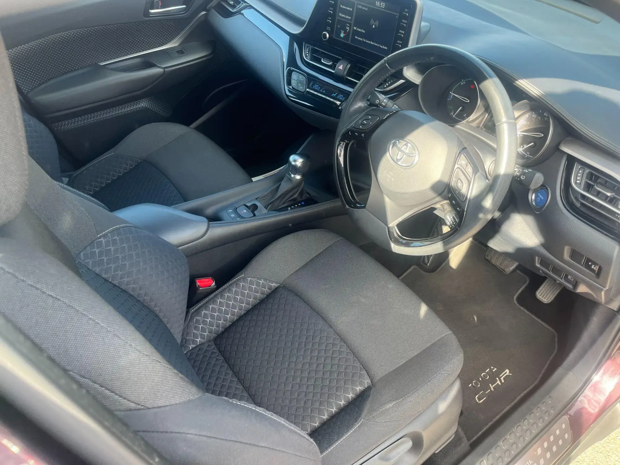 Toyota C-HR Self-Charging Hybrid Image 11 Toyota C-HR Self-Charging Hybrid Image 11