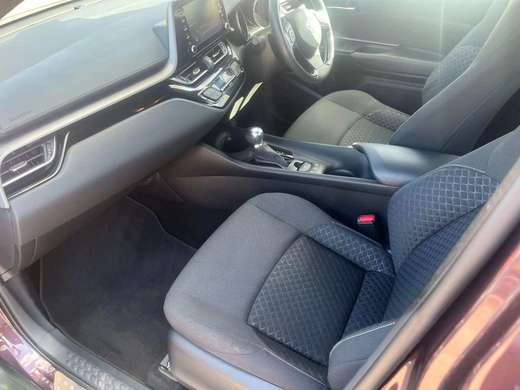 Toyota C-HR Self-Charging Hybrid Image 19 Toyota C-HR Self-Charging Hybrid Image 19