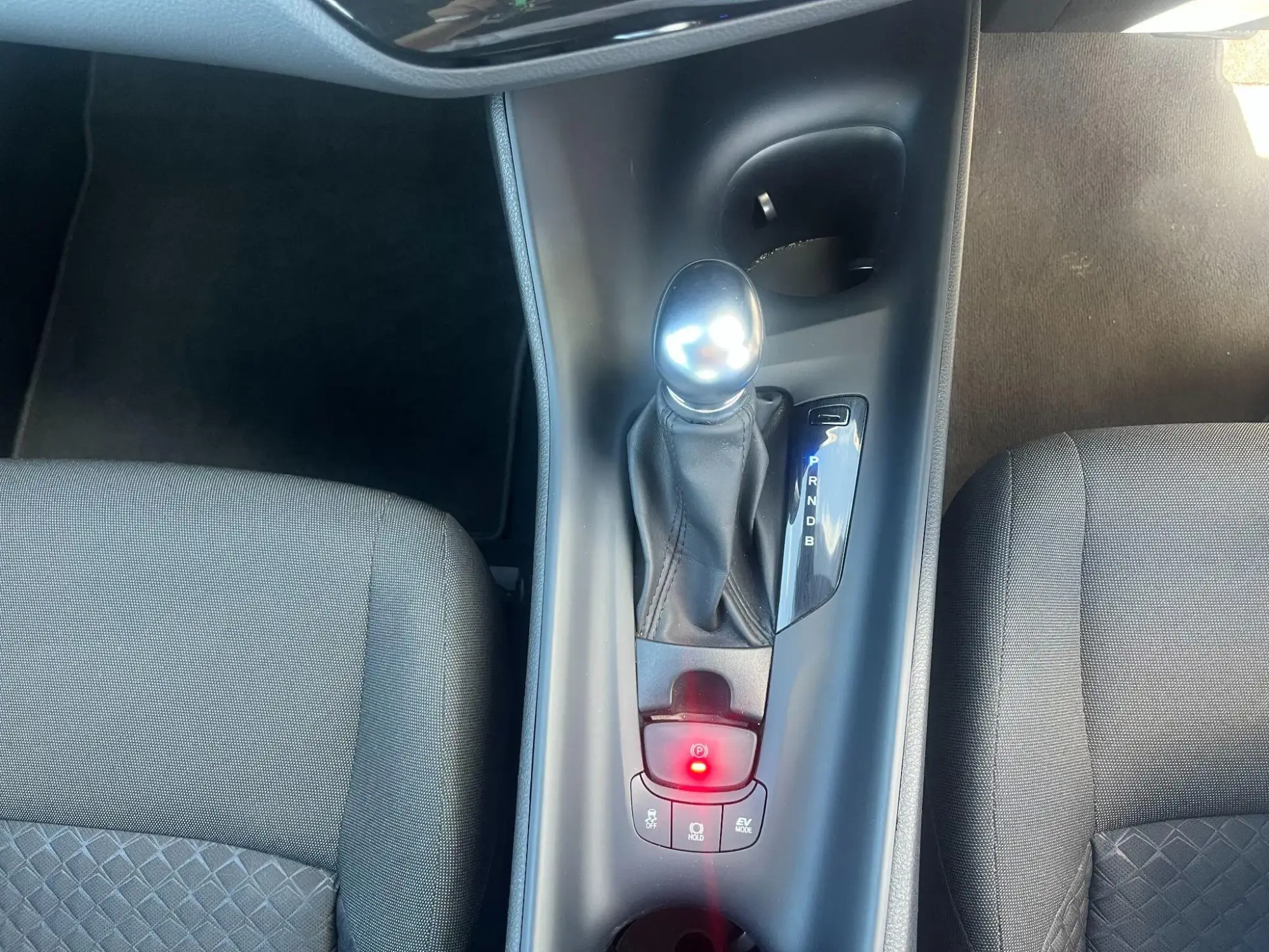 Toyota C-HR Self-Charging Hybrid Image 10 Toyota C-HR Self-Charging Hybrid Image 10