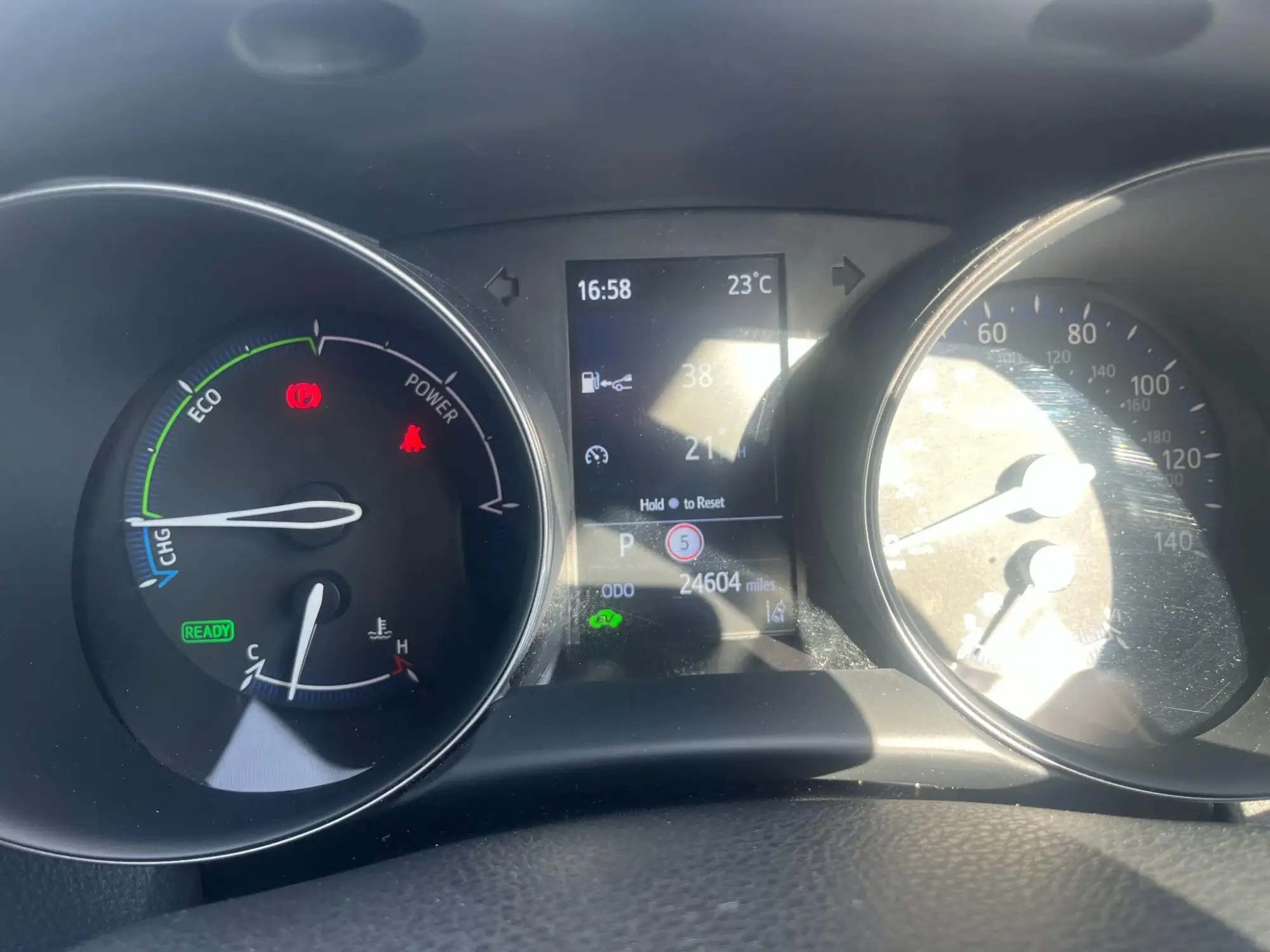 Toyota C-HR Self-Charging Hybrid Image 17 Toyota C-HR Self-Charging Hybrid Image 17