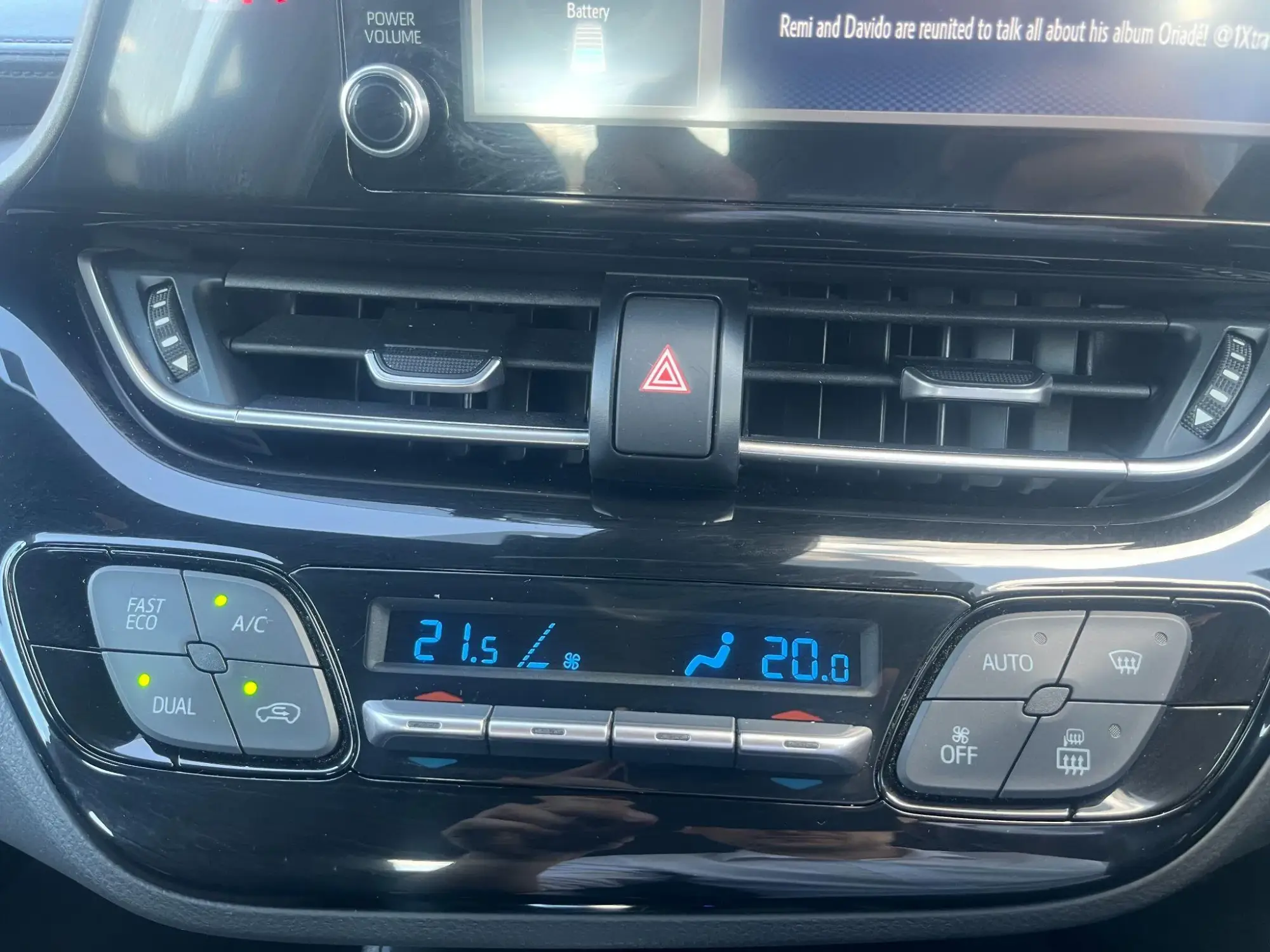 Toyota C-HR Self-Charging Hybrid Image 14 Toyota C-HR Self-Charging Hybrid Image 14