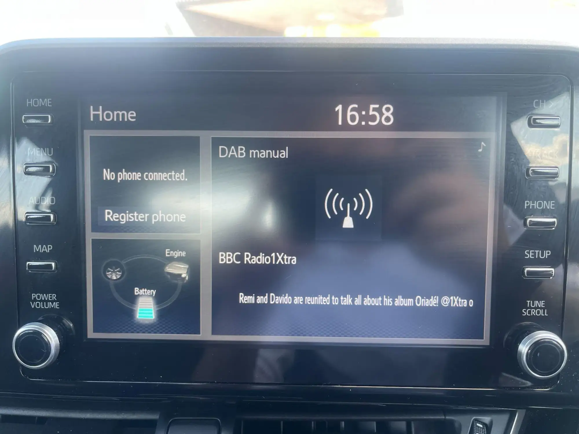 Toyota C-HR Self-Charging Hybrid Image 15 Toyota C-HR Self-Charging Hybrid Image 15