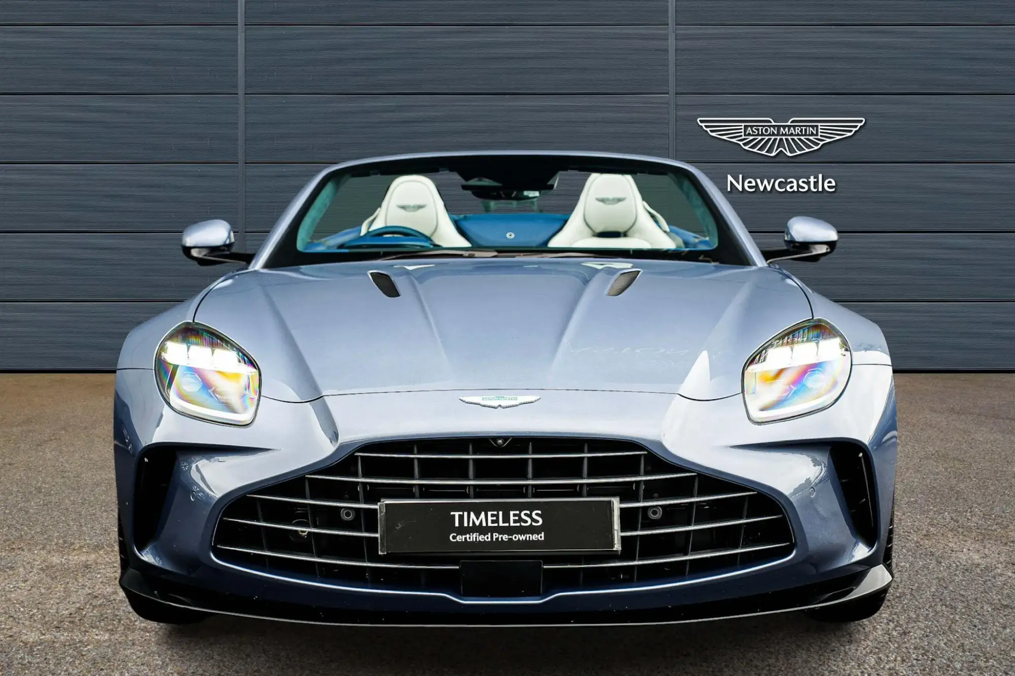 Aston Martin Vantage Roadster Image 2 Aston Martin Vantage Roadster Image 2