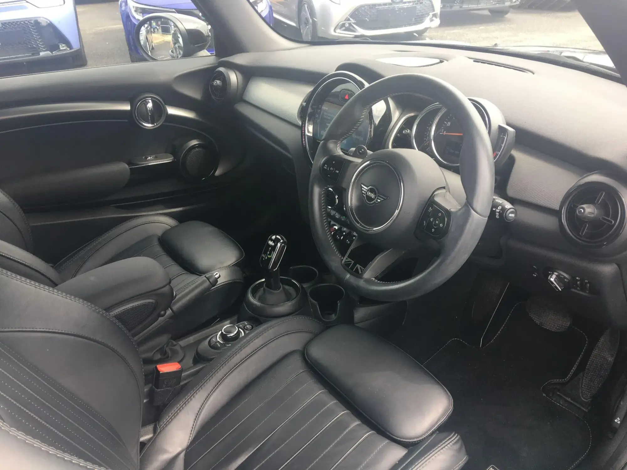MINI Hatch Image 10