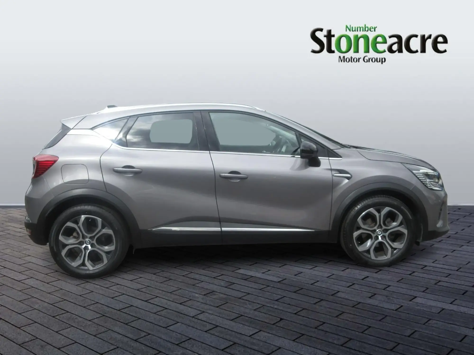 Renault Captur E-Tech 1.6 E-Tech full hybrid 145 Techno 5dr Auto ND23FYX Image 2