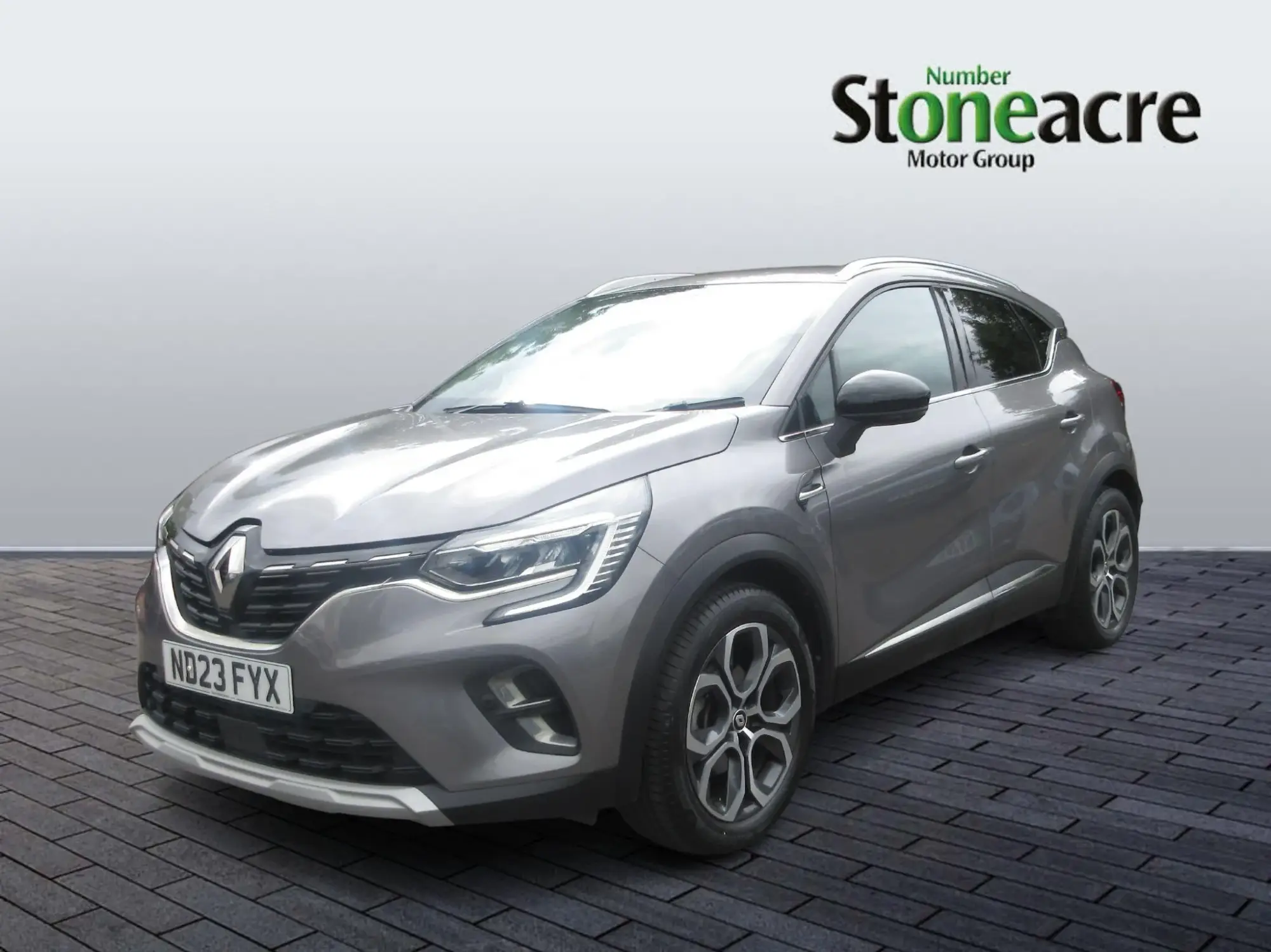 Renault Captur E-Tech Image 7 Renault Captur E-Tech Image 7
