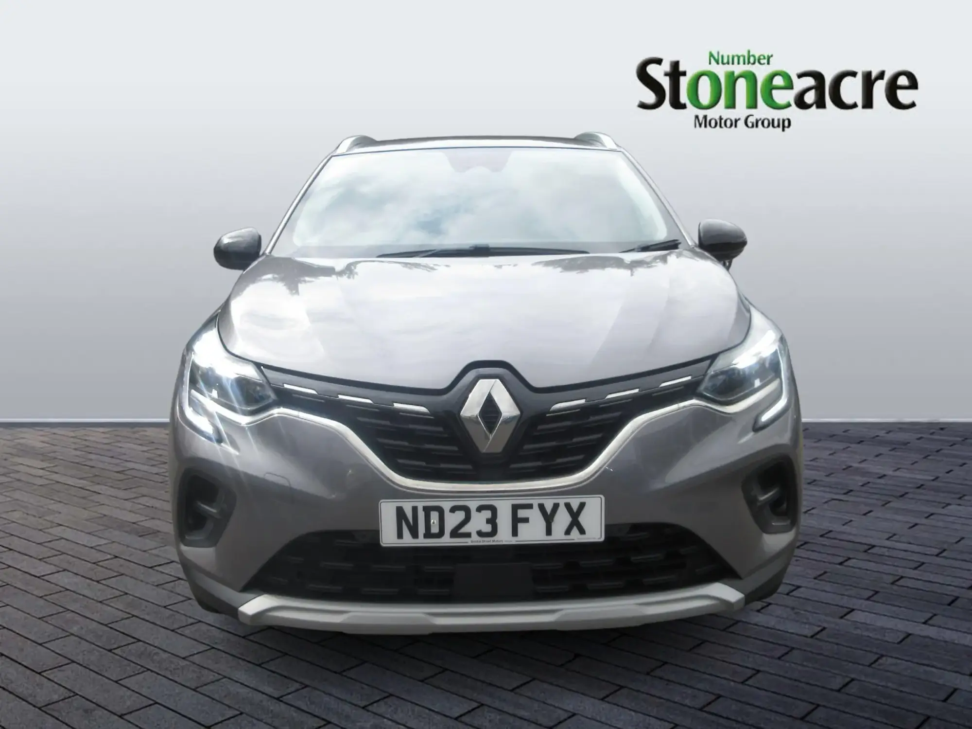 Renault Captur E-Tech Image 8 Renault Captur E-Tech Image 8