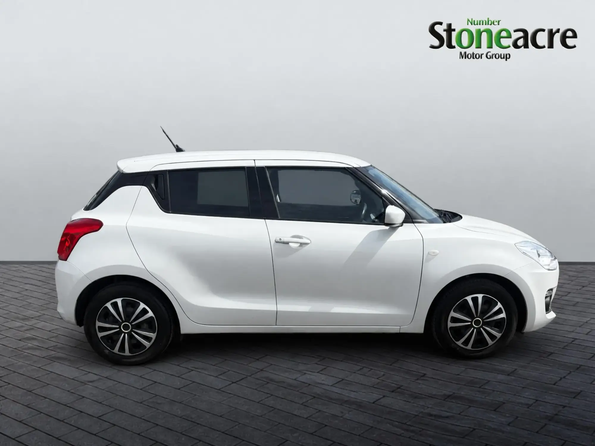 Suzuki Swift 1.2 Dualjet SZ3 5dr DX70NVT Image 2 Suzuki Swift 1.2 Dualjet SZ3 5dr DX70NVT Image 2